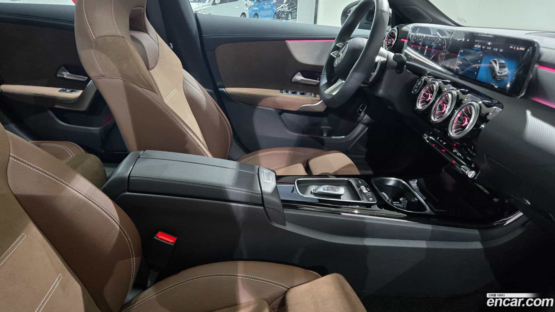 CLA-Class Mercedes-Benz 2025.9-OPTION-022