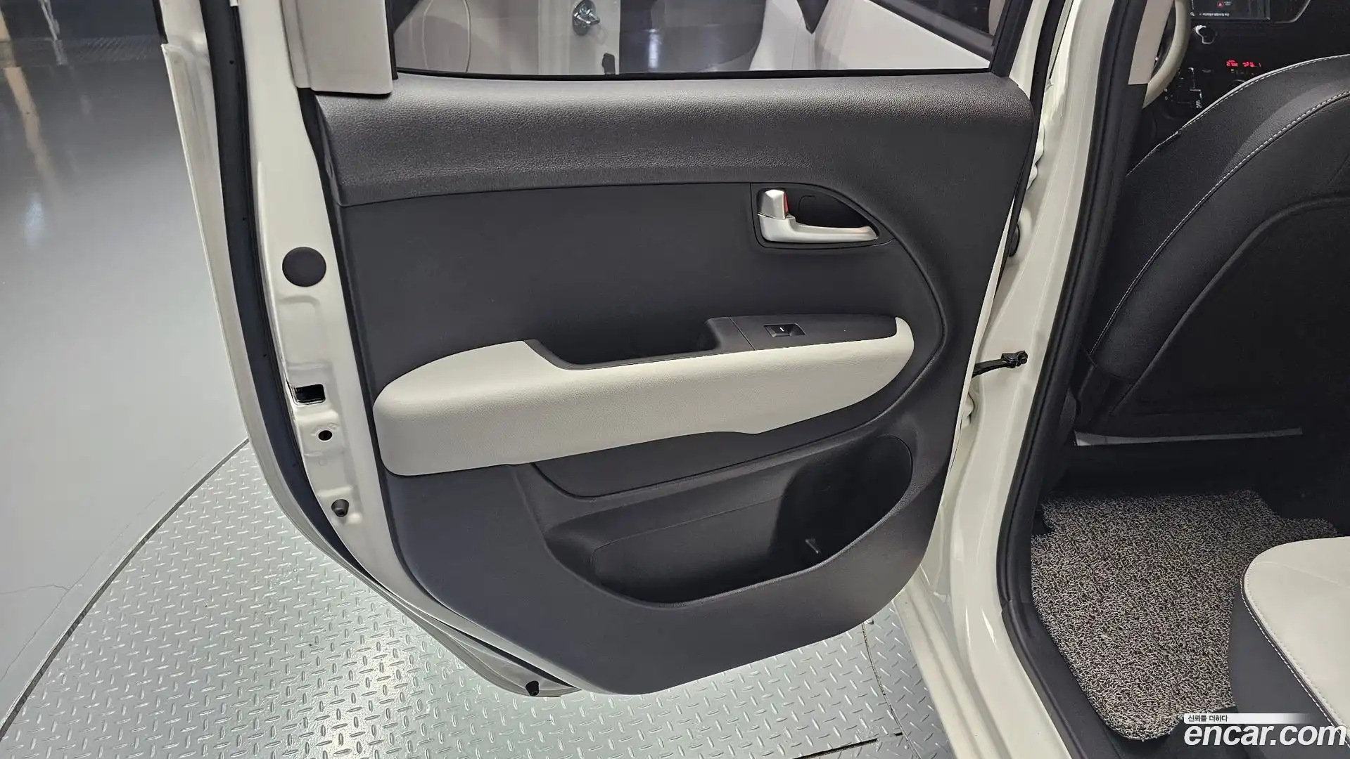 RAY Kia 2025.3-INNER-035