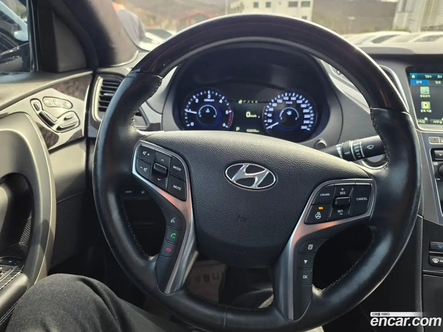 Grandeur Hyundai 2016.0-INNER-010