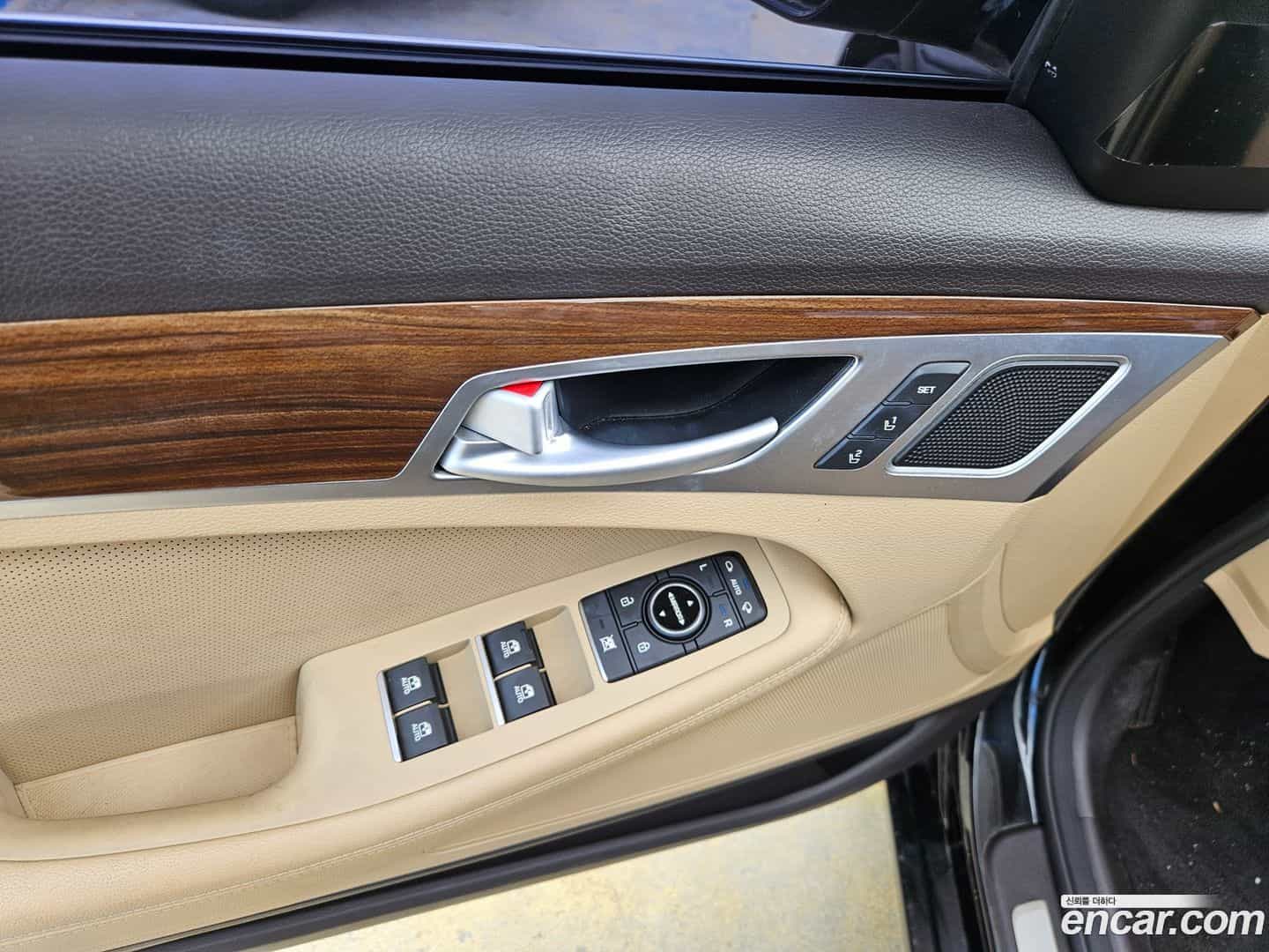G80 Genesis 2016.10-INNER-007