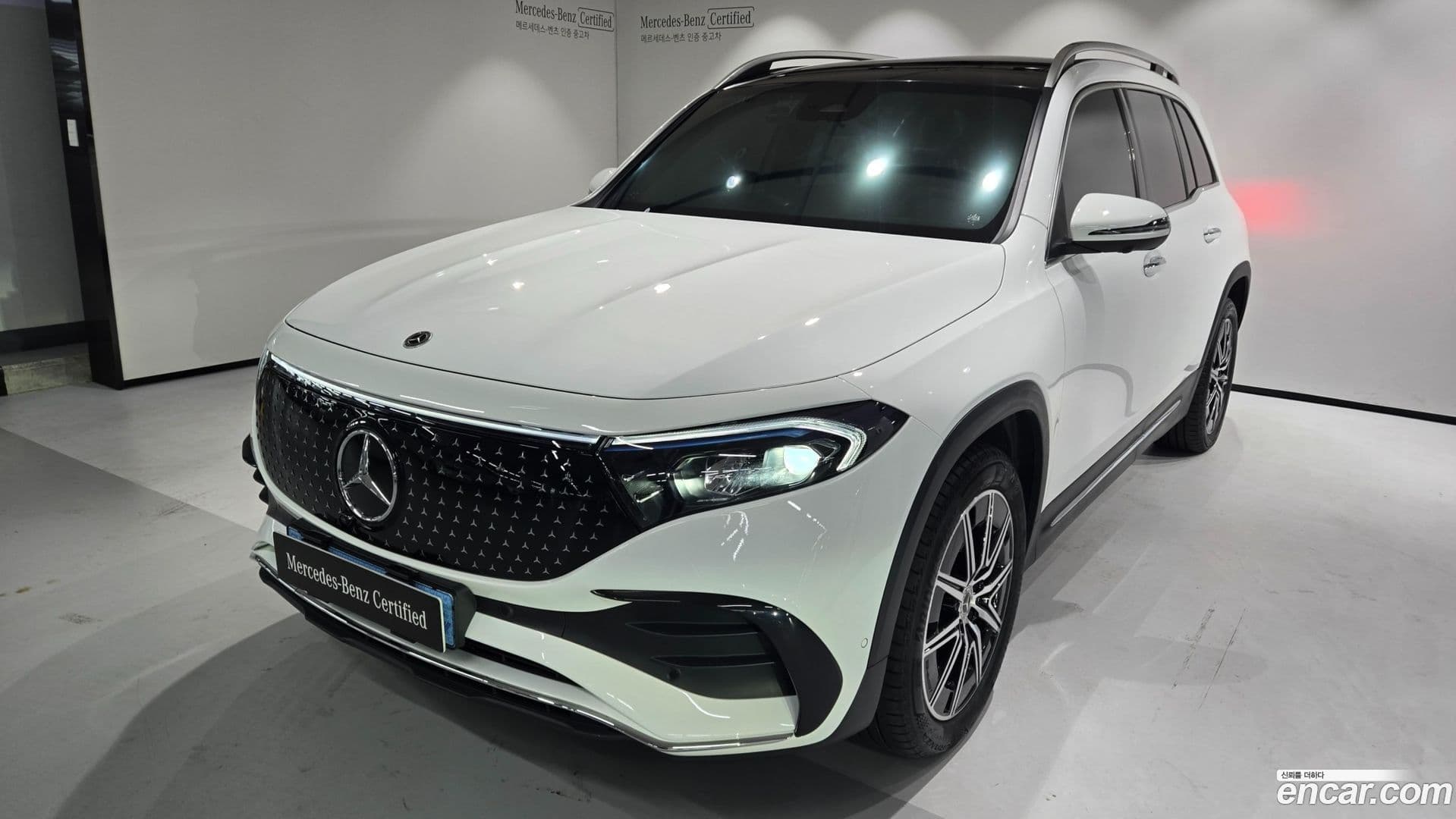 Main__Slider__Photo:EQB Mercedes-Benz 2025.9-0