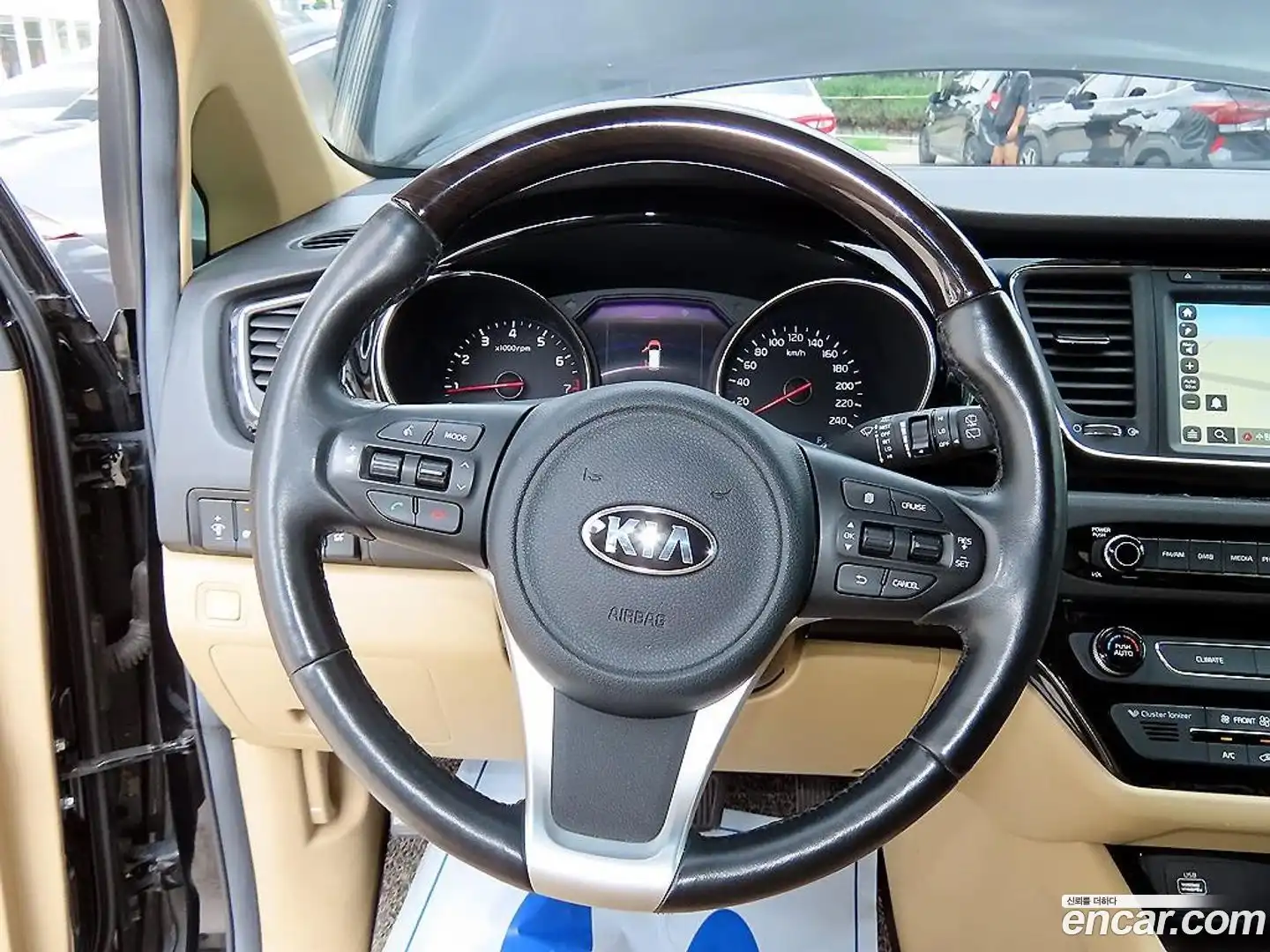 Canival Kia 2015.10-INNER-008