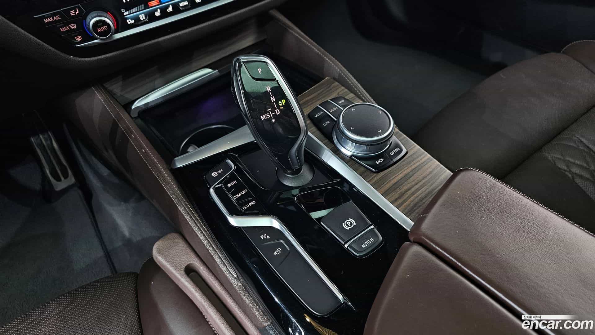 5-Series BMW 2017.10-INNER-009