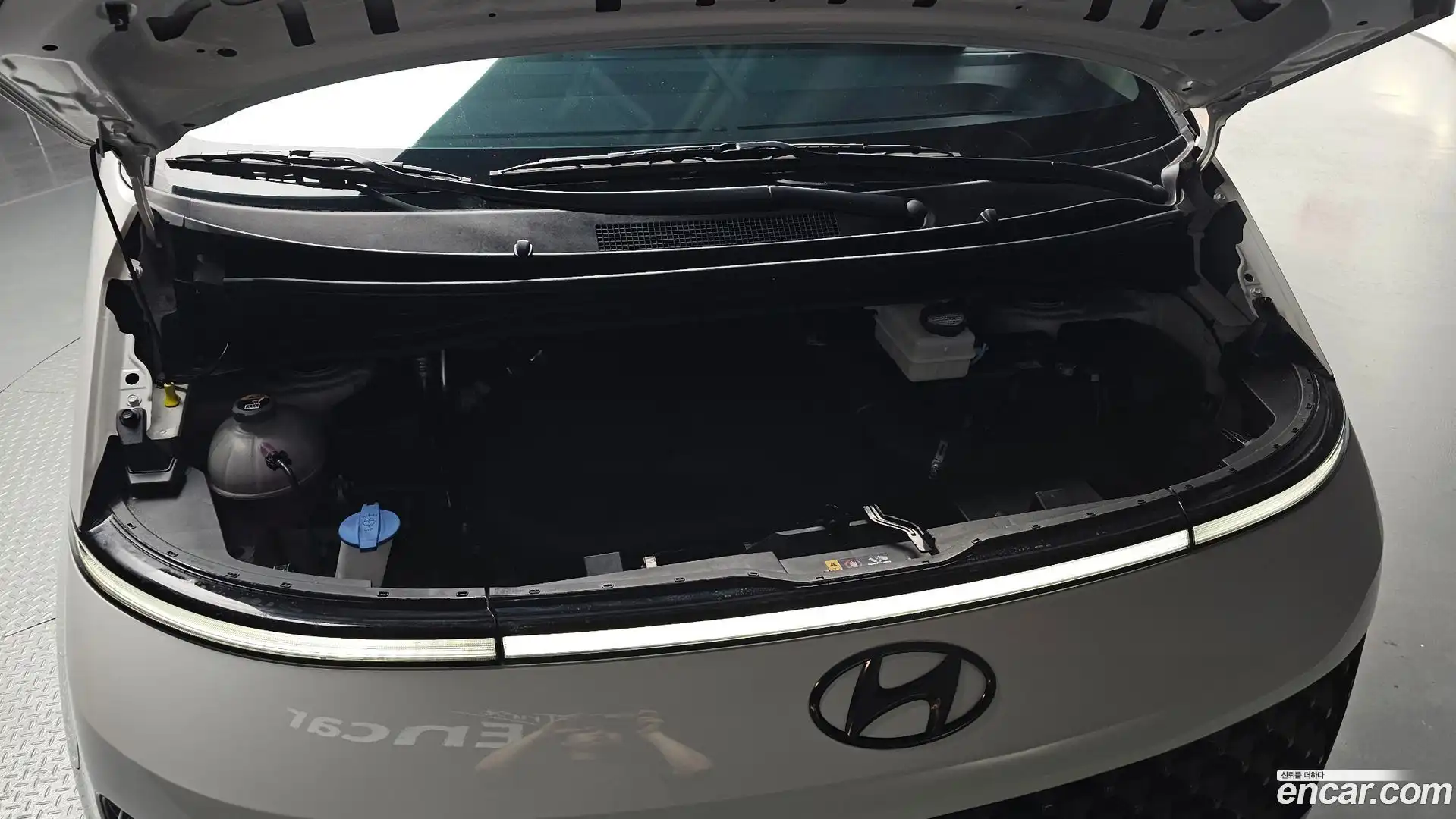Staria Hyundai 2025.0-OUTER-006