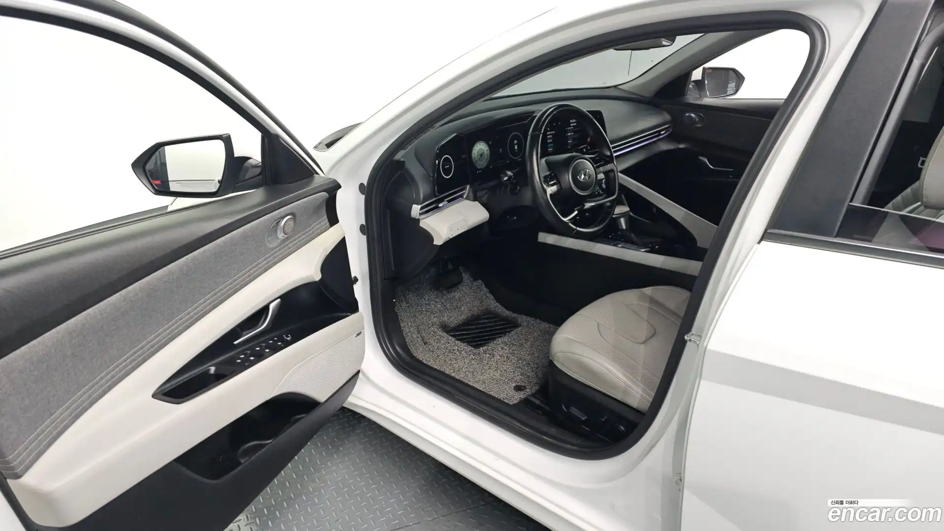 AVANTE Hyundai 2020.6-INNER-010