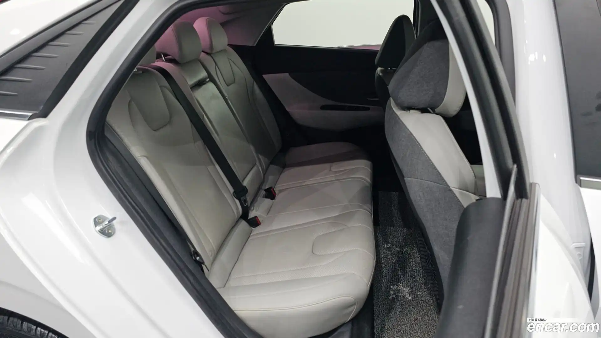 AVANTE Hyundai 2020.6-OPTION-015