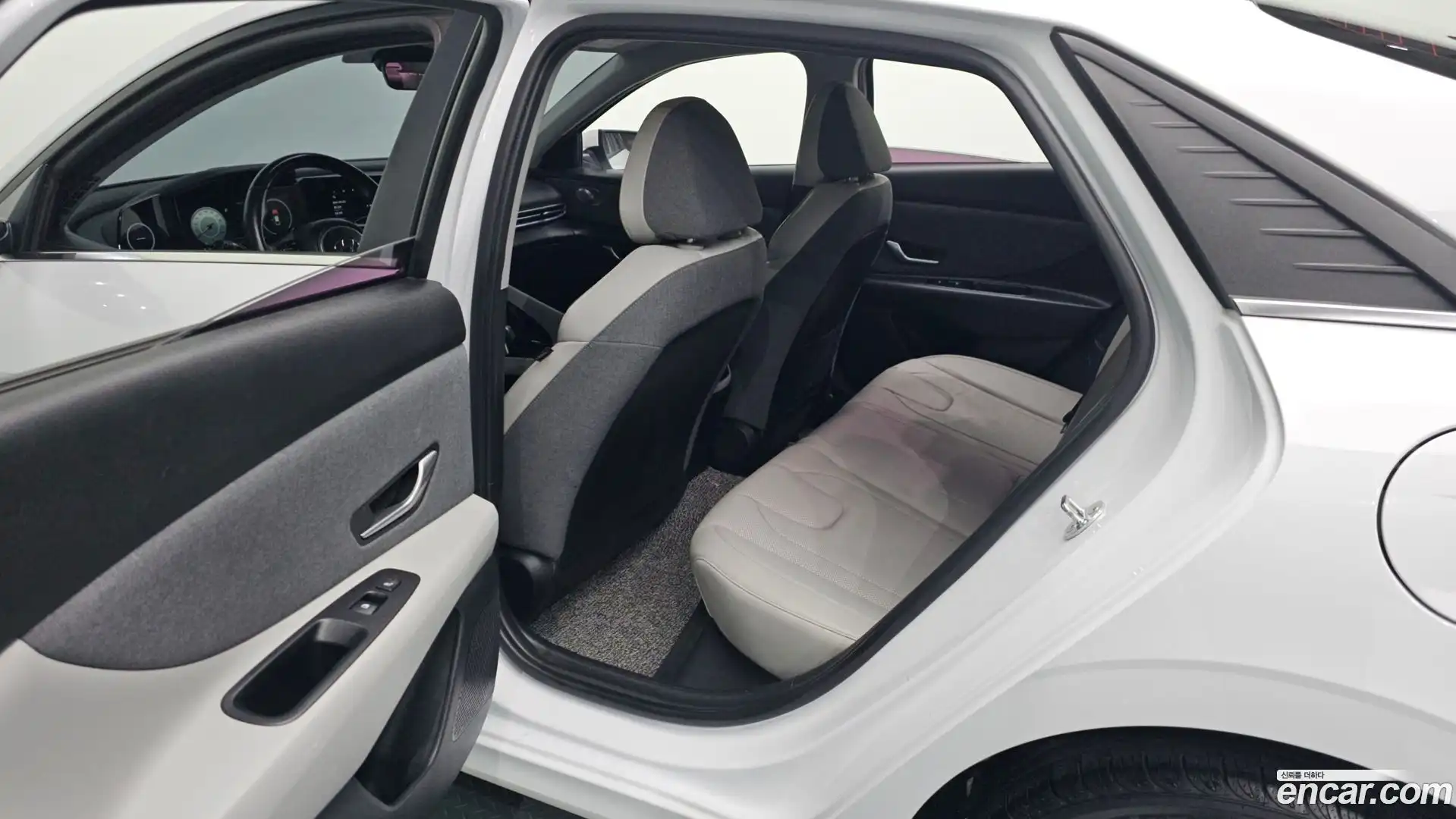 AVANTE Hyundai 2020.6-OPTION-016