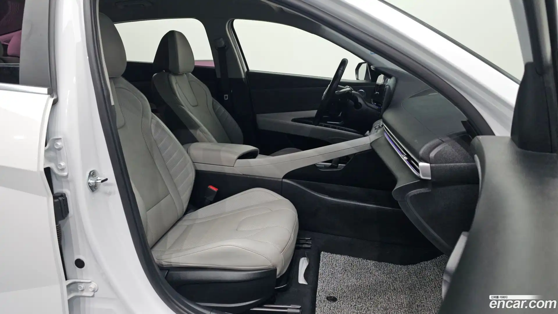 AVANTE Hyundai 2020.6-INNER-036