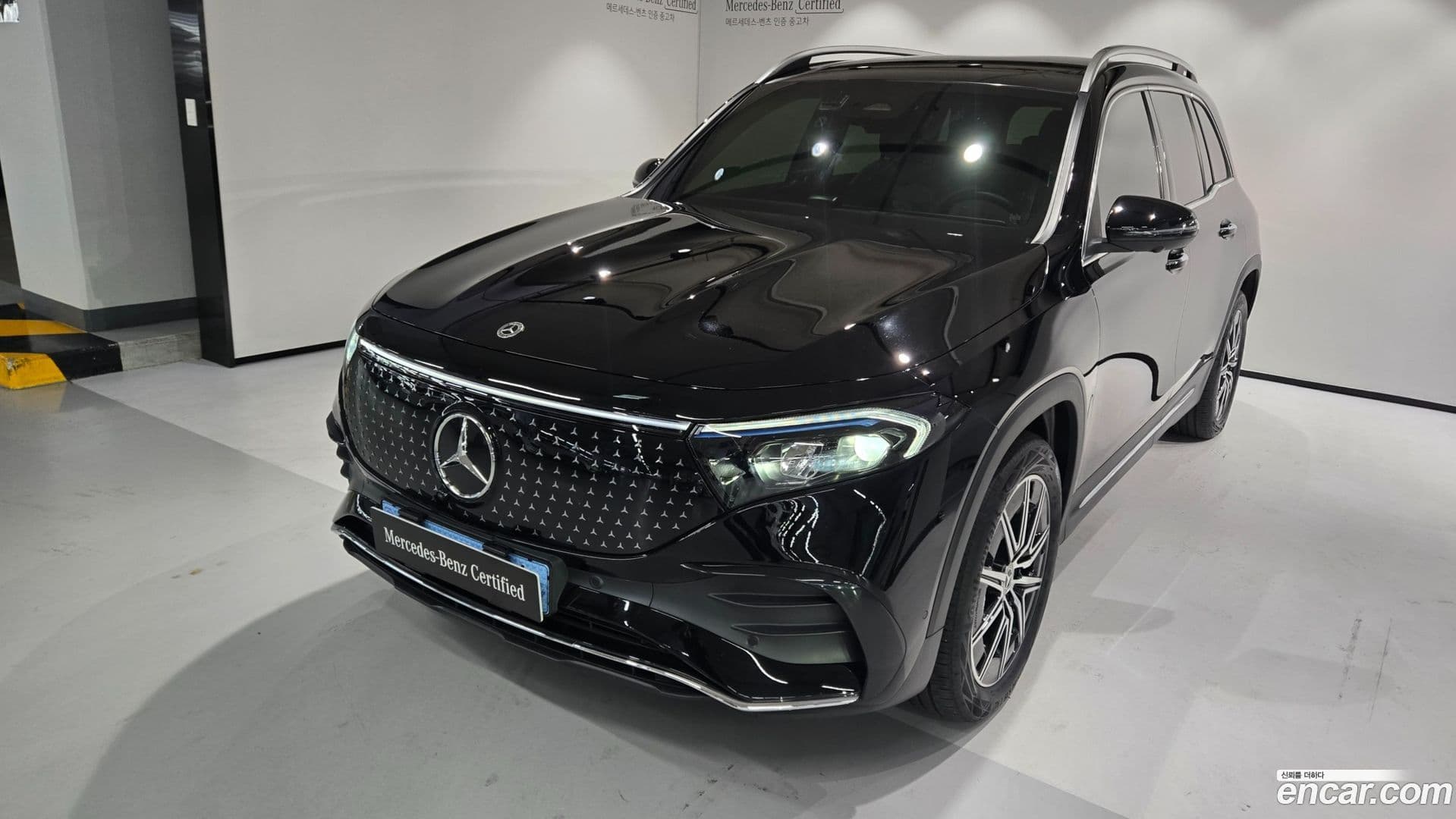 Main__Slider__Photo:EQB Mercedes-Benz 2025.9-0