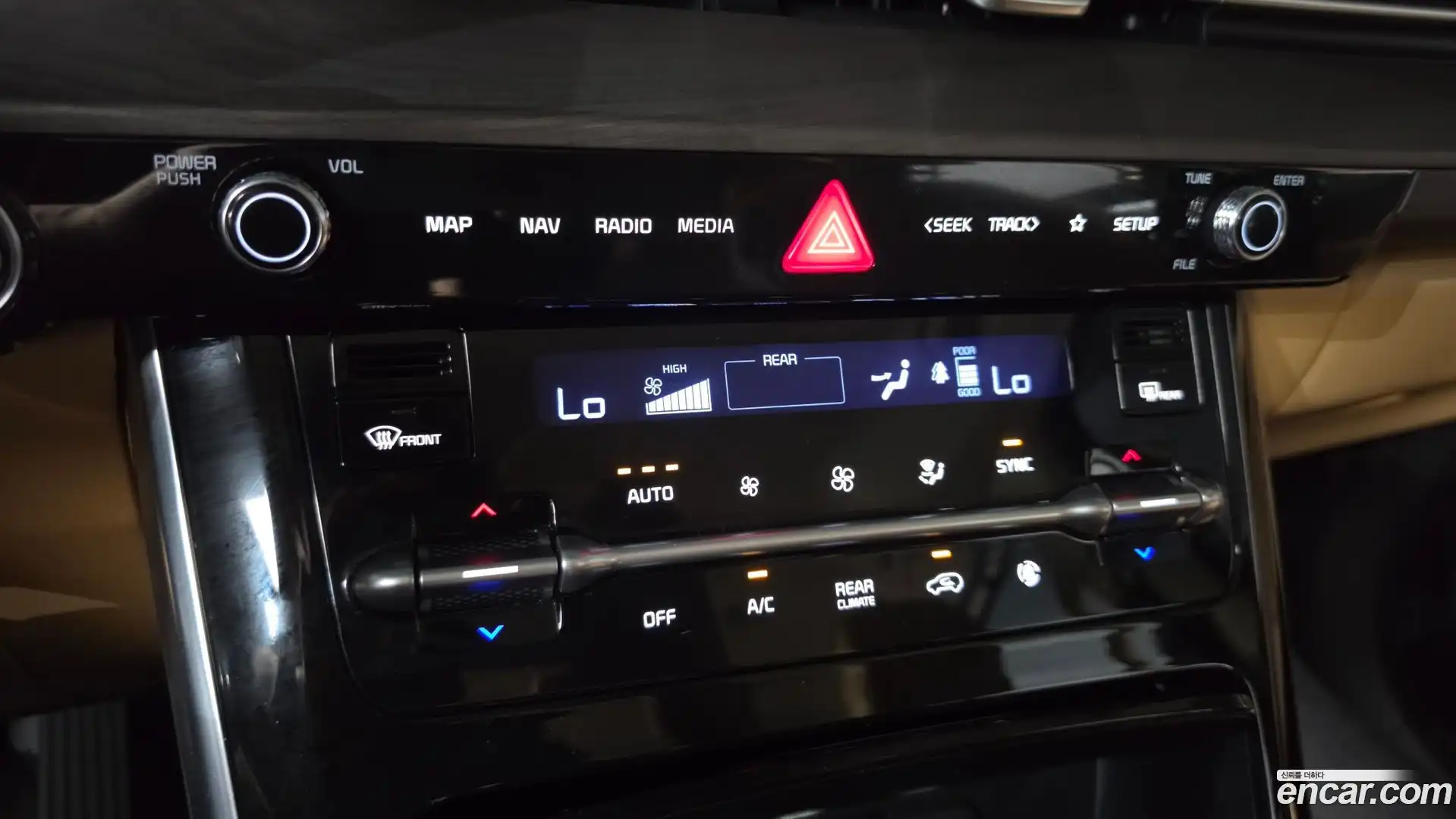 Canival Kia 2023.3-OPTION-024