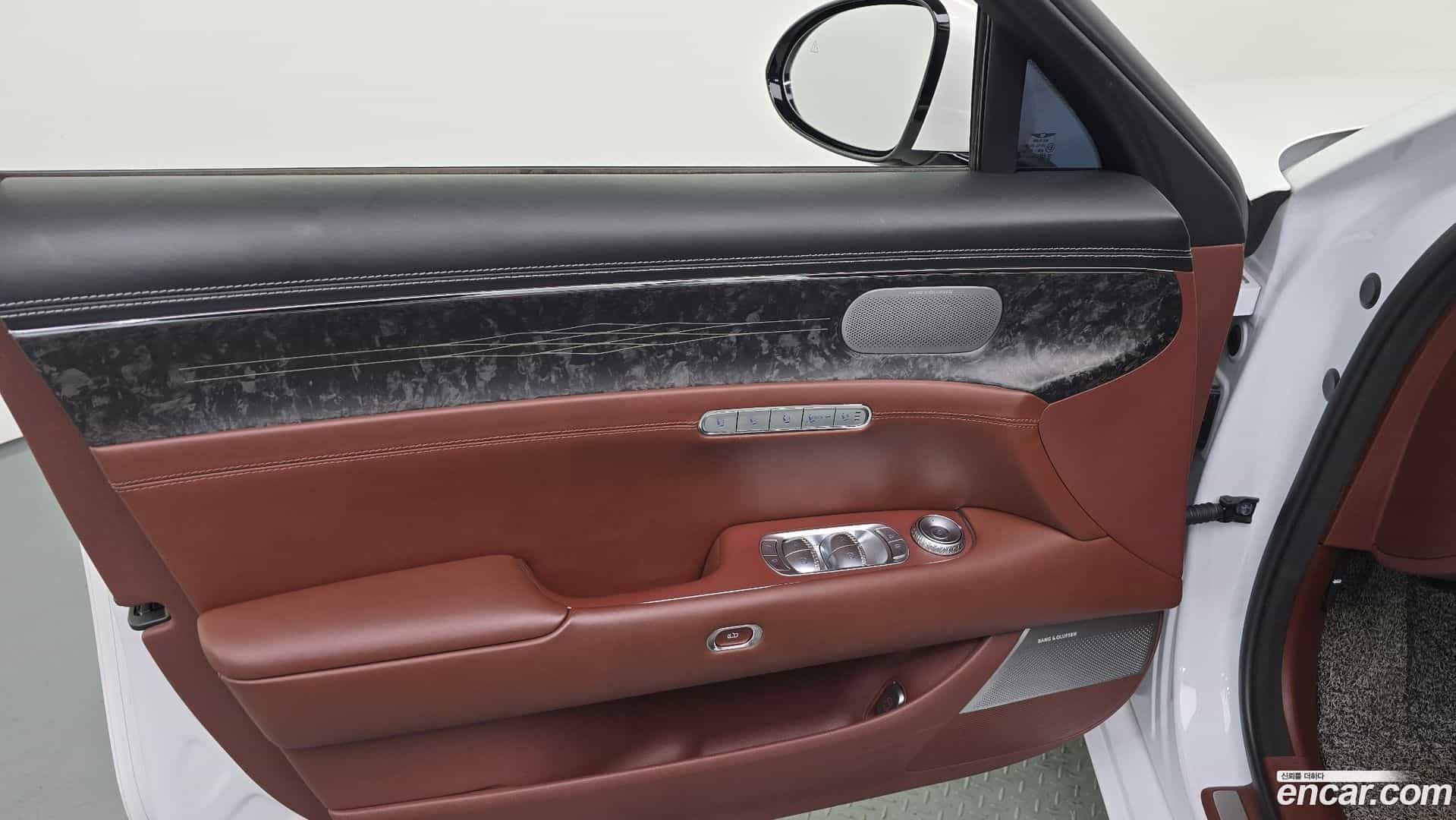 G90 Genesis 2023.0-INNER-034