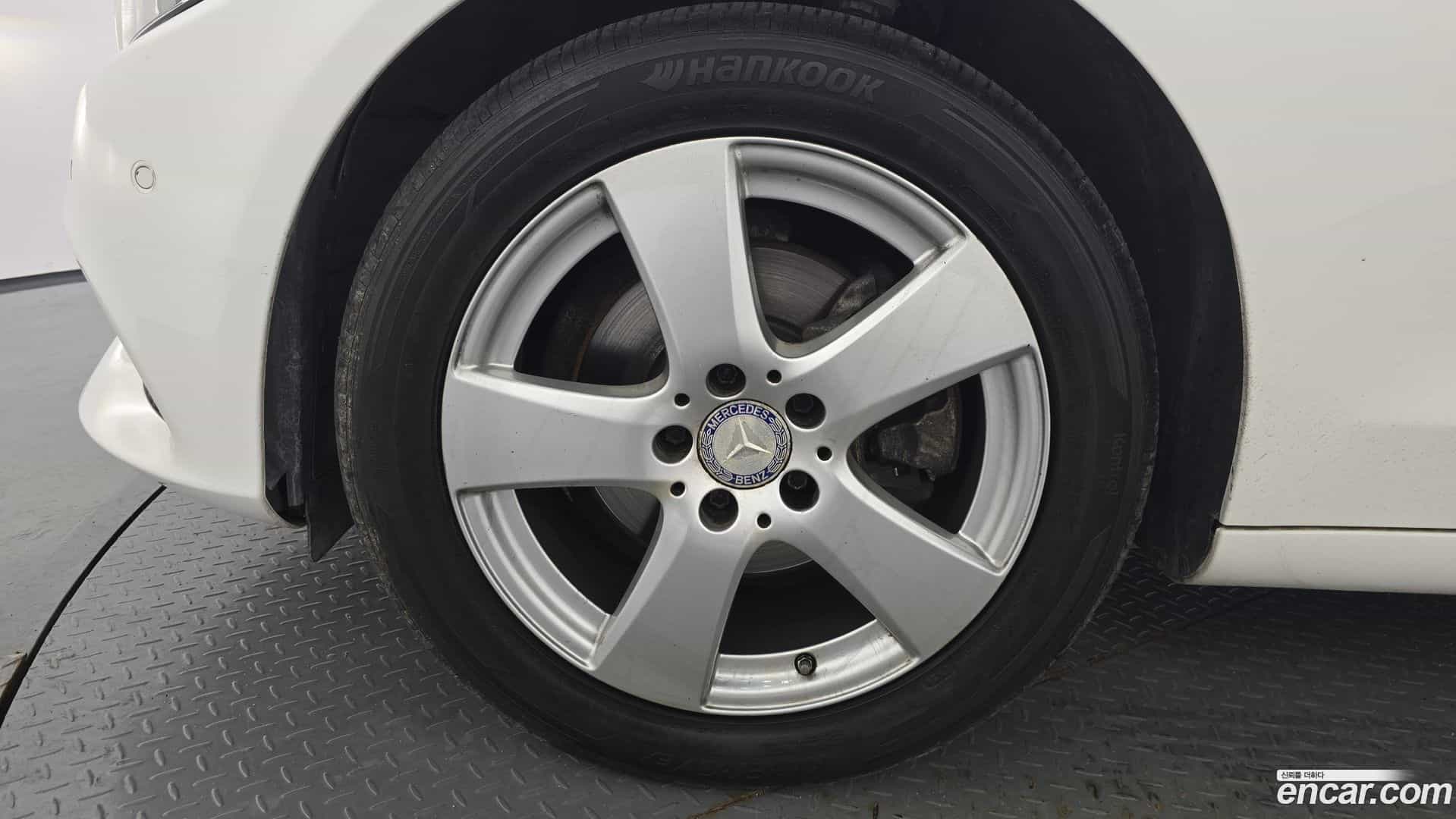 C-Class Mercedes-Benz 2017.1-OUTER-005