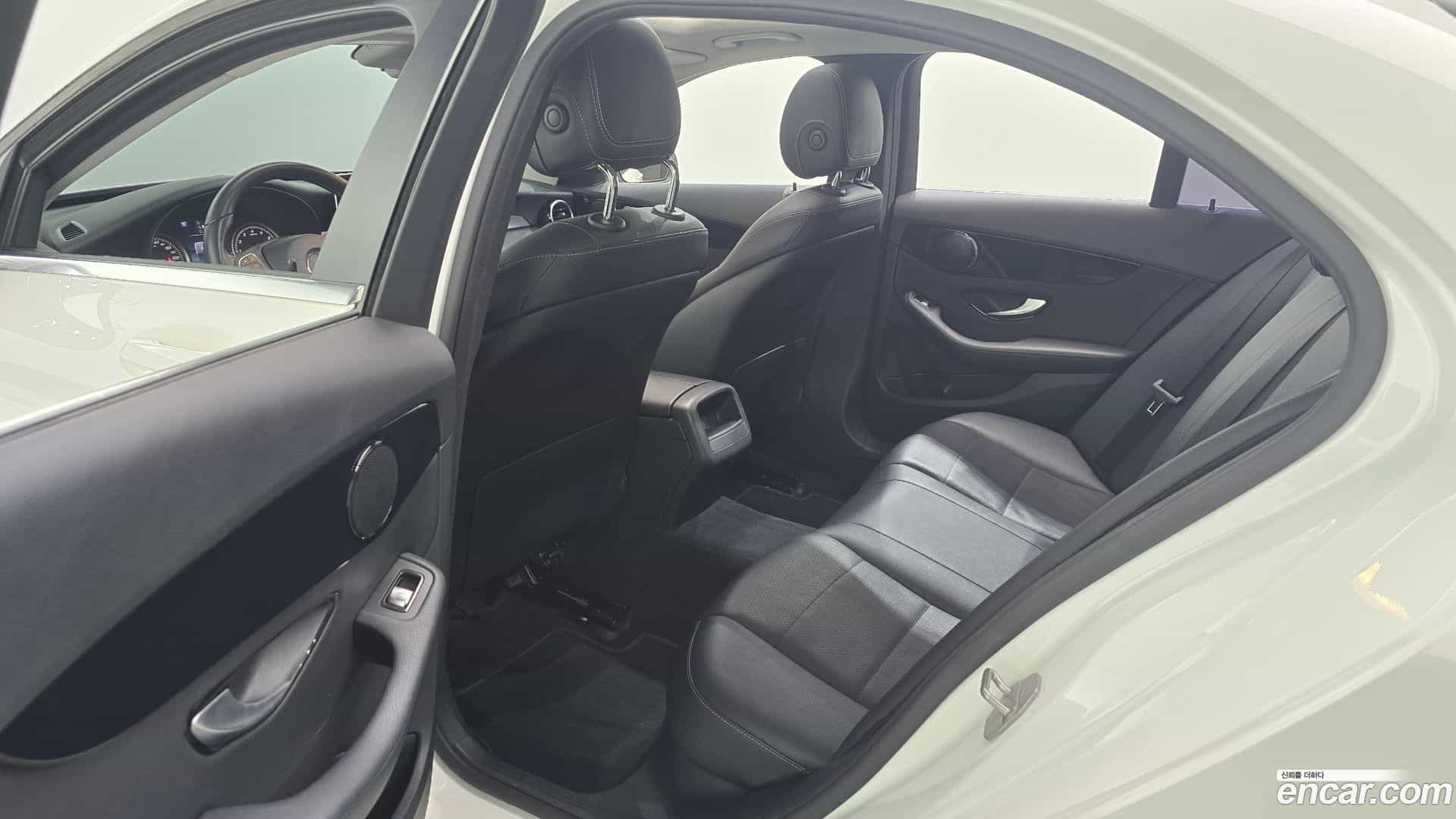 C-Class Mercedes-Benz 2017.1-OPTION-016