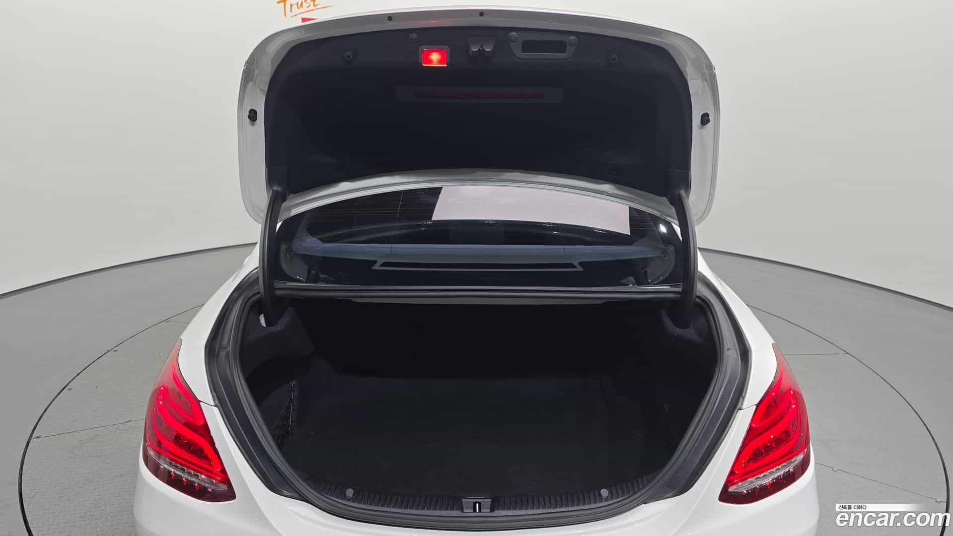 C-Class Mercedes-Benz 2017.1-OPTION-022