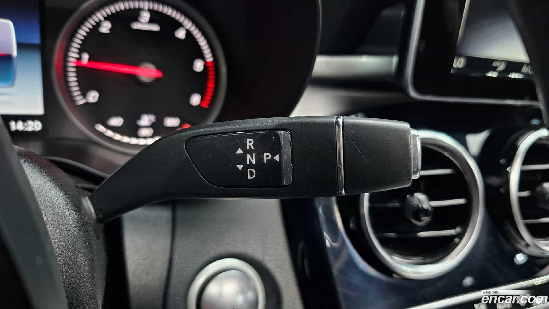 C-Class Mercedes-Benz 2018.3-INNER-009