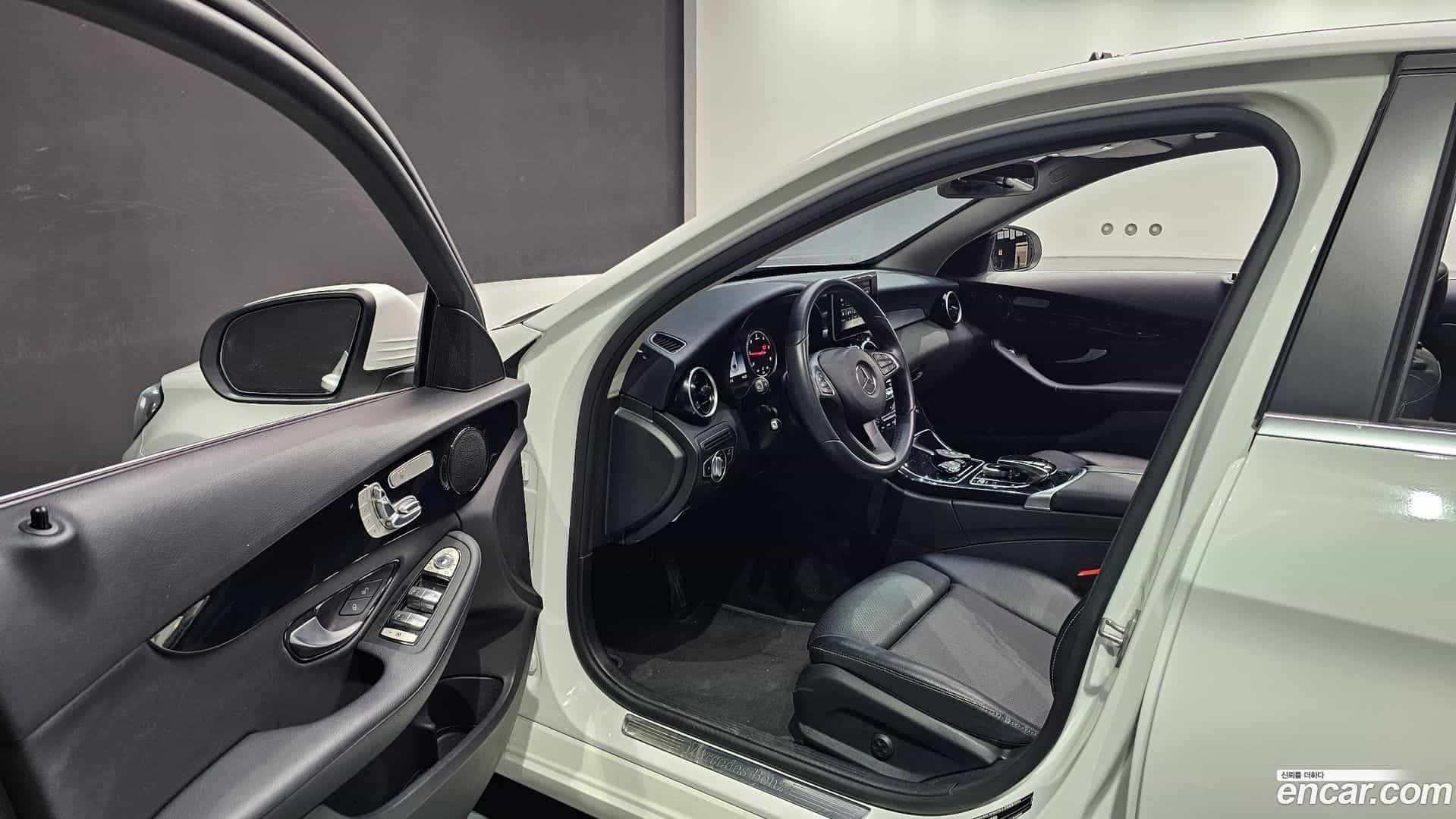 C-Class Mercedes-Benz 2018.3-INNER-010