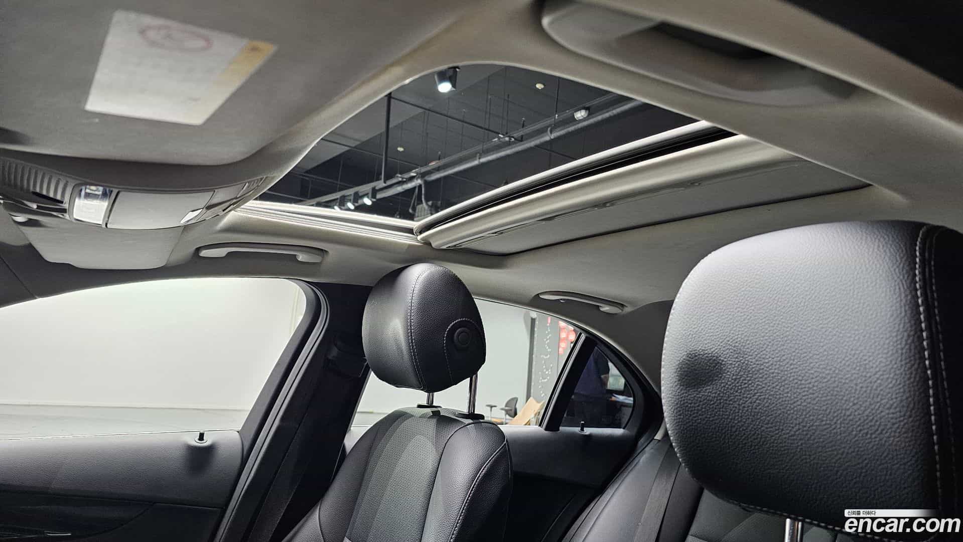 C-Class Mercedes-Benz 2018.3-OPTION-020