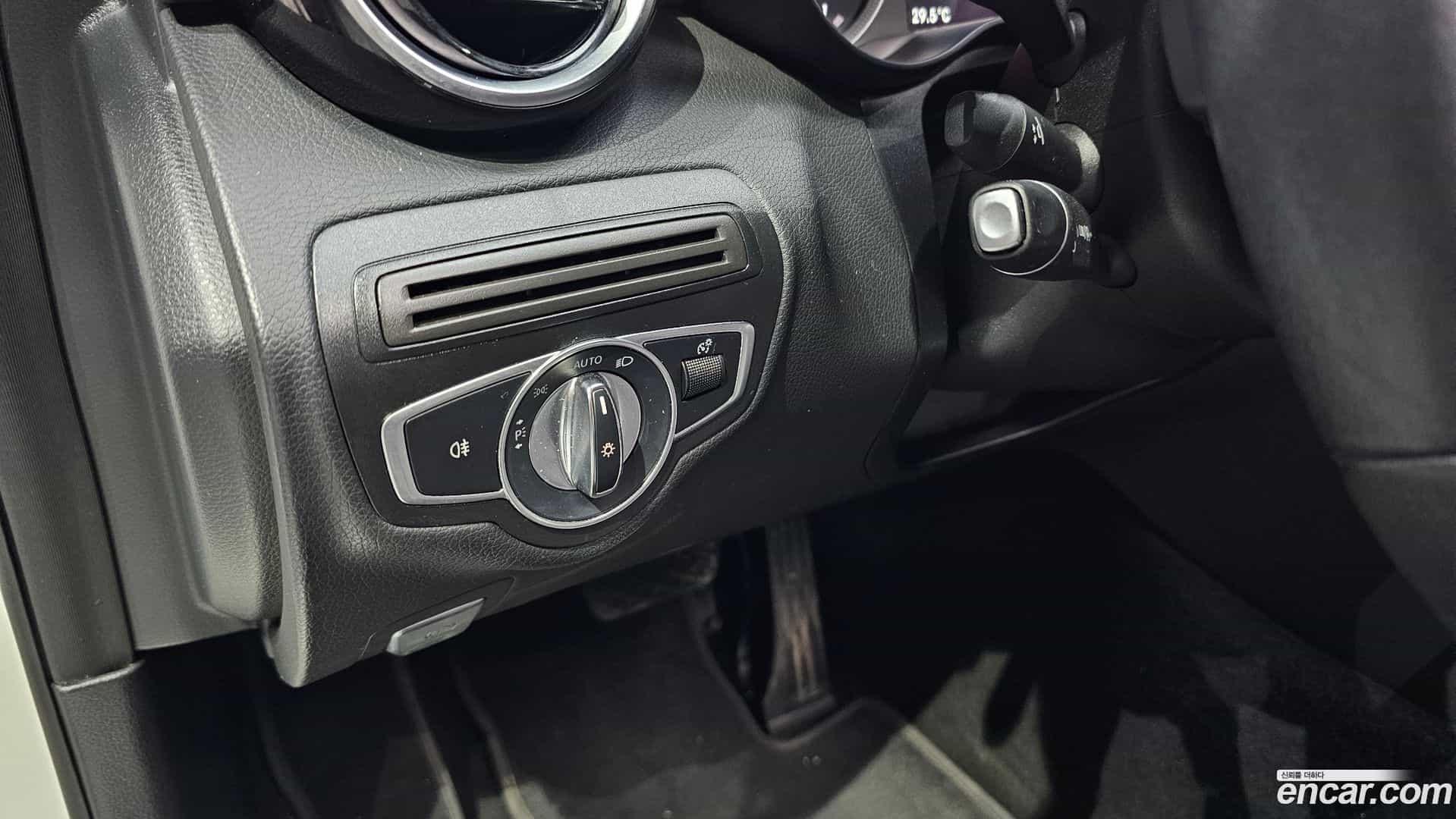 C-Class Mercedes-Benz 2018.3-OPTION-023