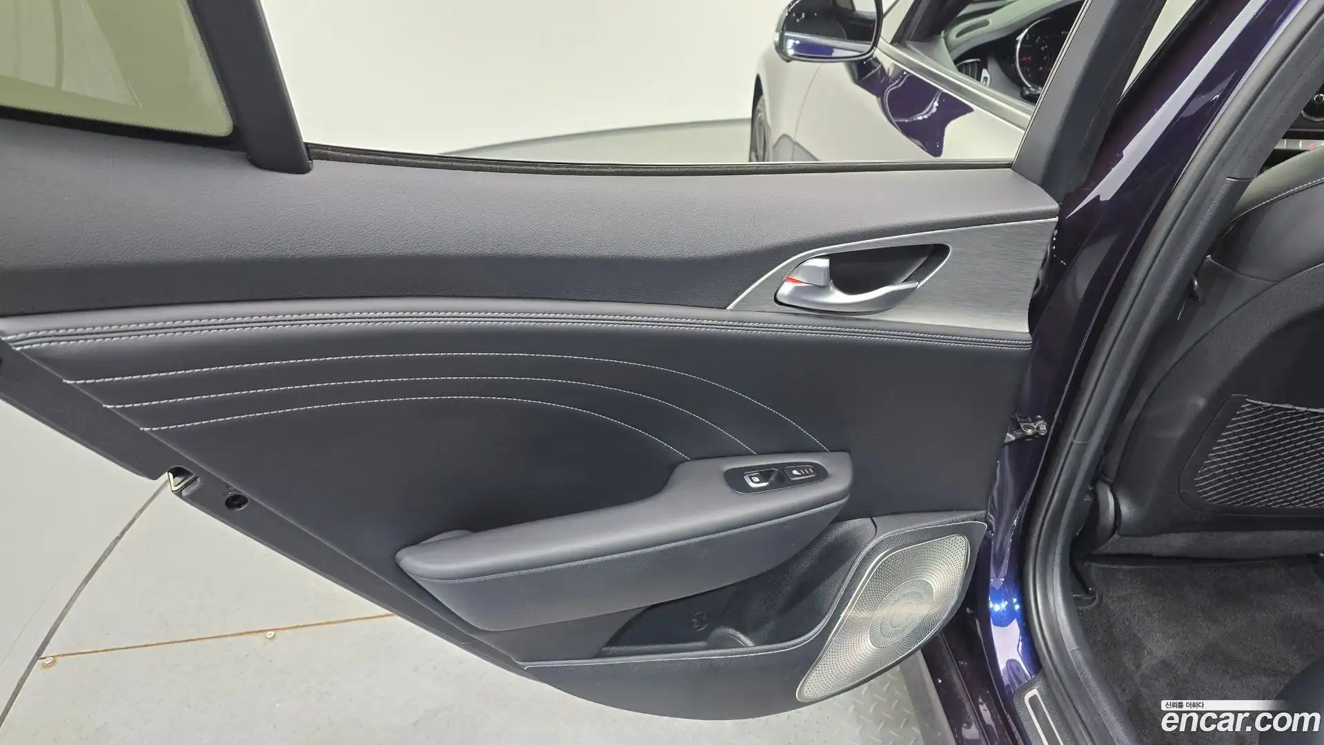 Stinger Kia 2021.2-INNER-035