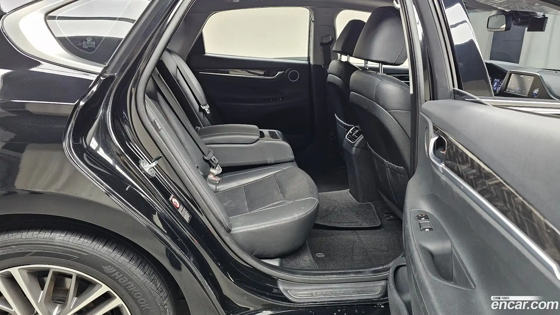 Grandeur Hyundai 2019.4-OPTION-015