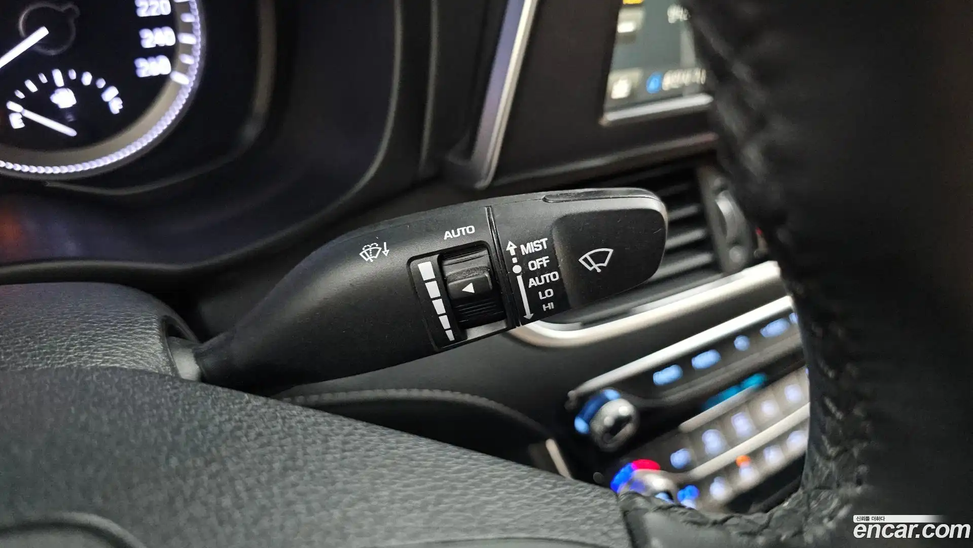 Grandeur Hyundai 2019.4-OPTION-040