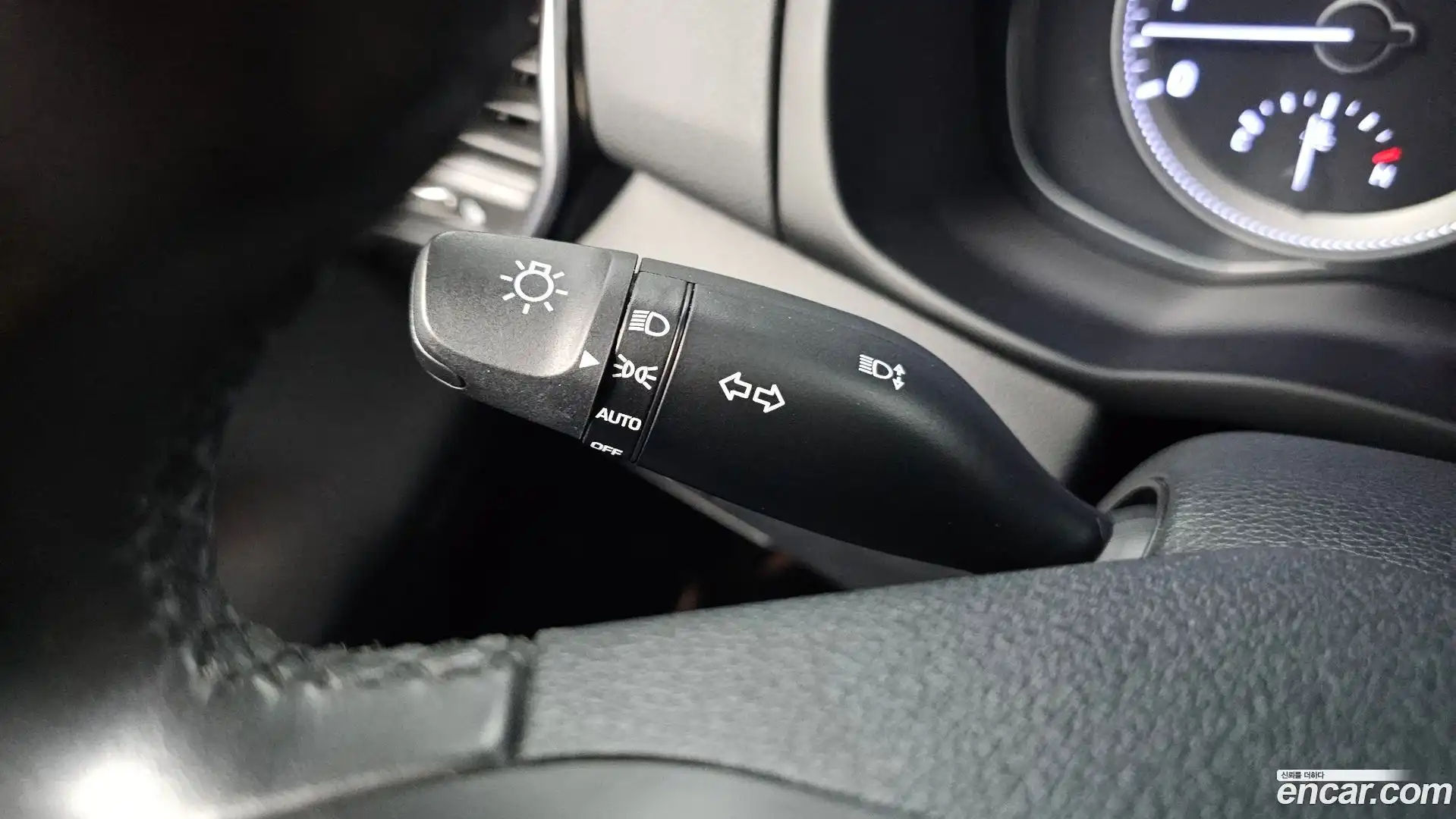 Grandeur Hyundai 2019.4-OPTION-044