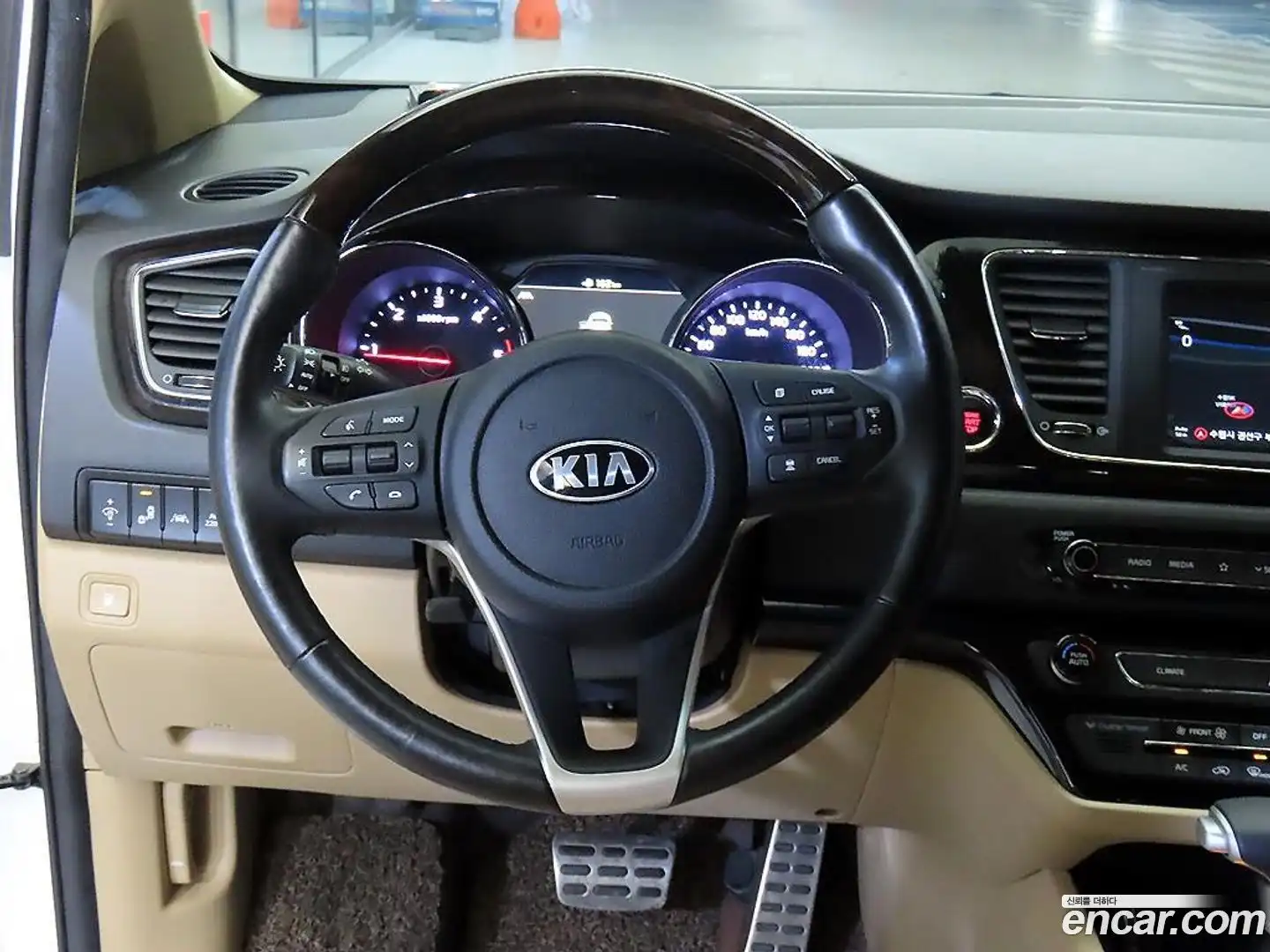 Canival Kia 2020.1-INNER-009