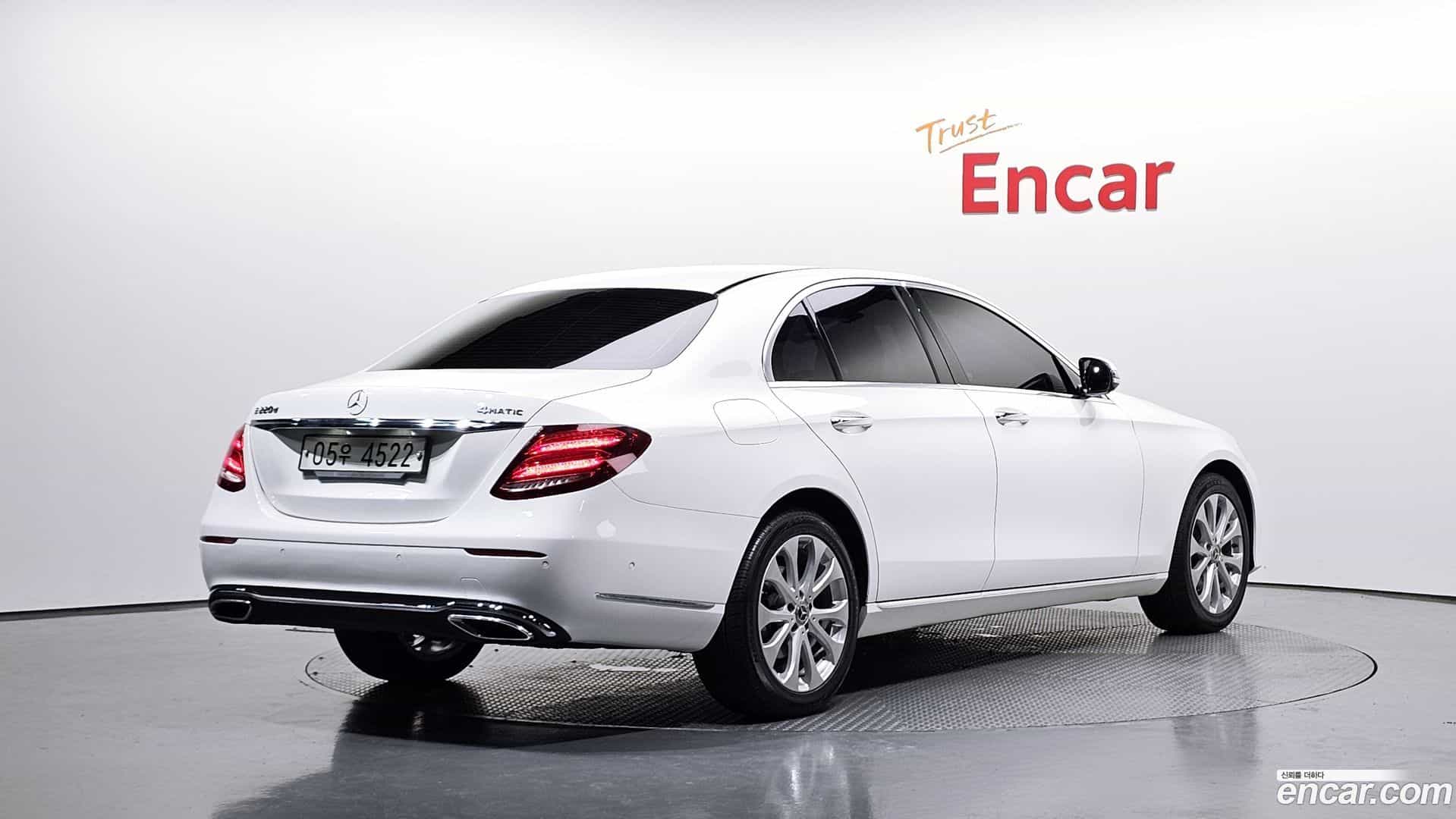 E-Class Mercedes-Benz 2019.4-OUTER-002