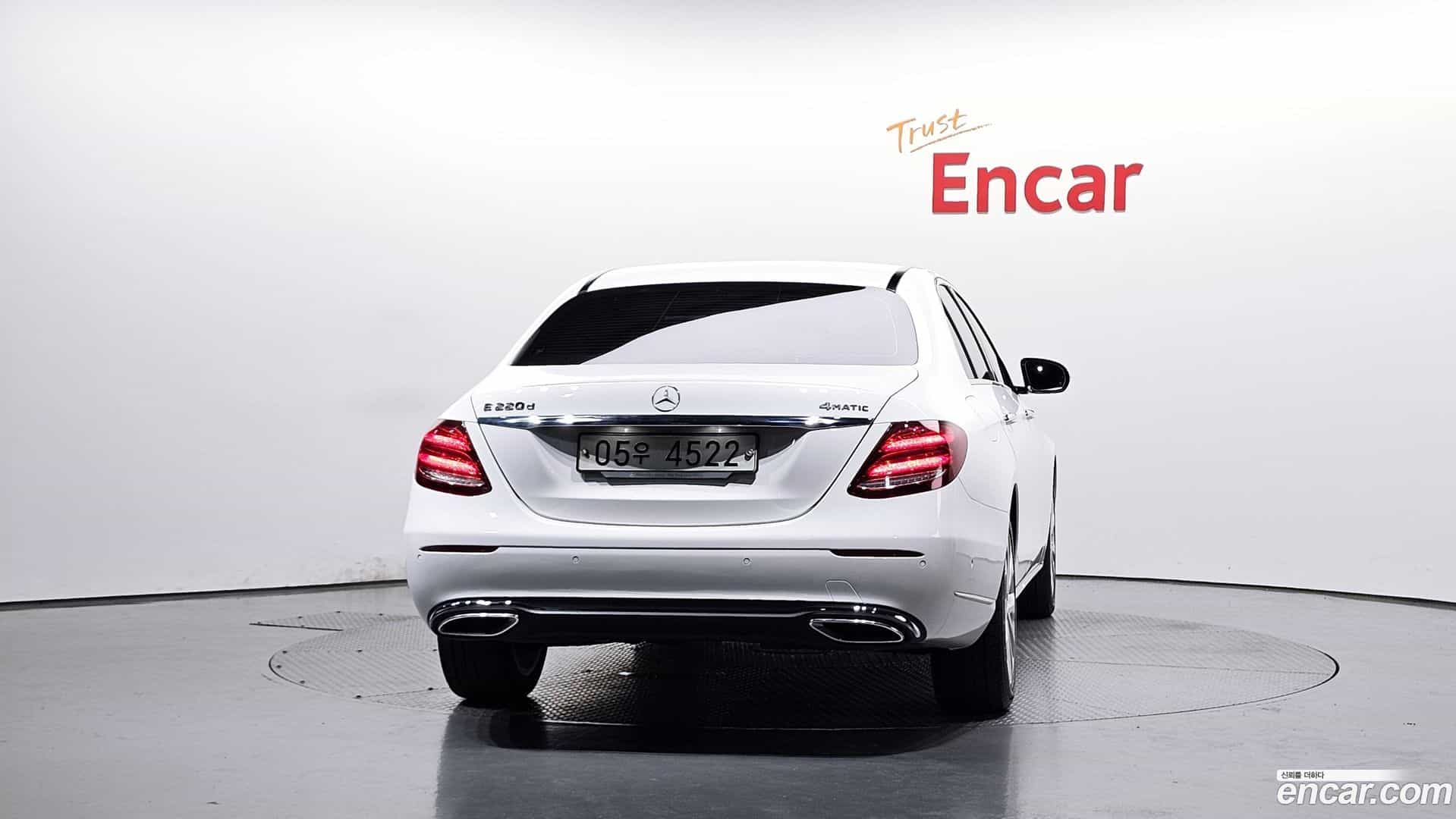 E-Class Mercedes-Benz 2019.4-OUTER-004