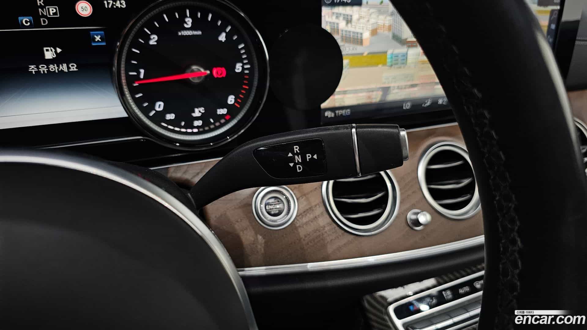 E-Class Mercedes-Benz 2019.4-INNER-009