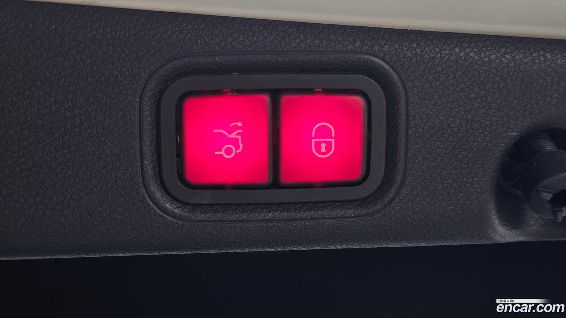 E-Class Mercedes-Benz 2019.4-OPTION-022
