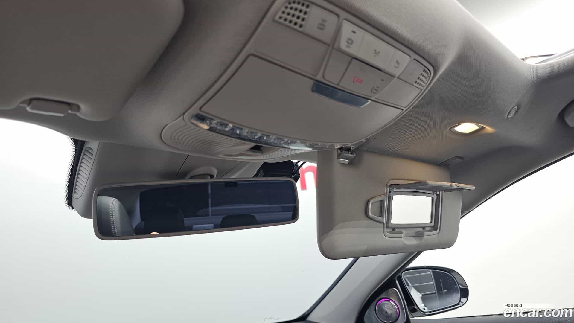 E-Class Mercedes-Benz 2019.4-OPTION-024