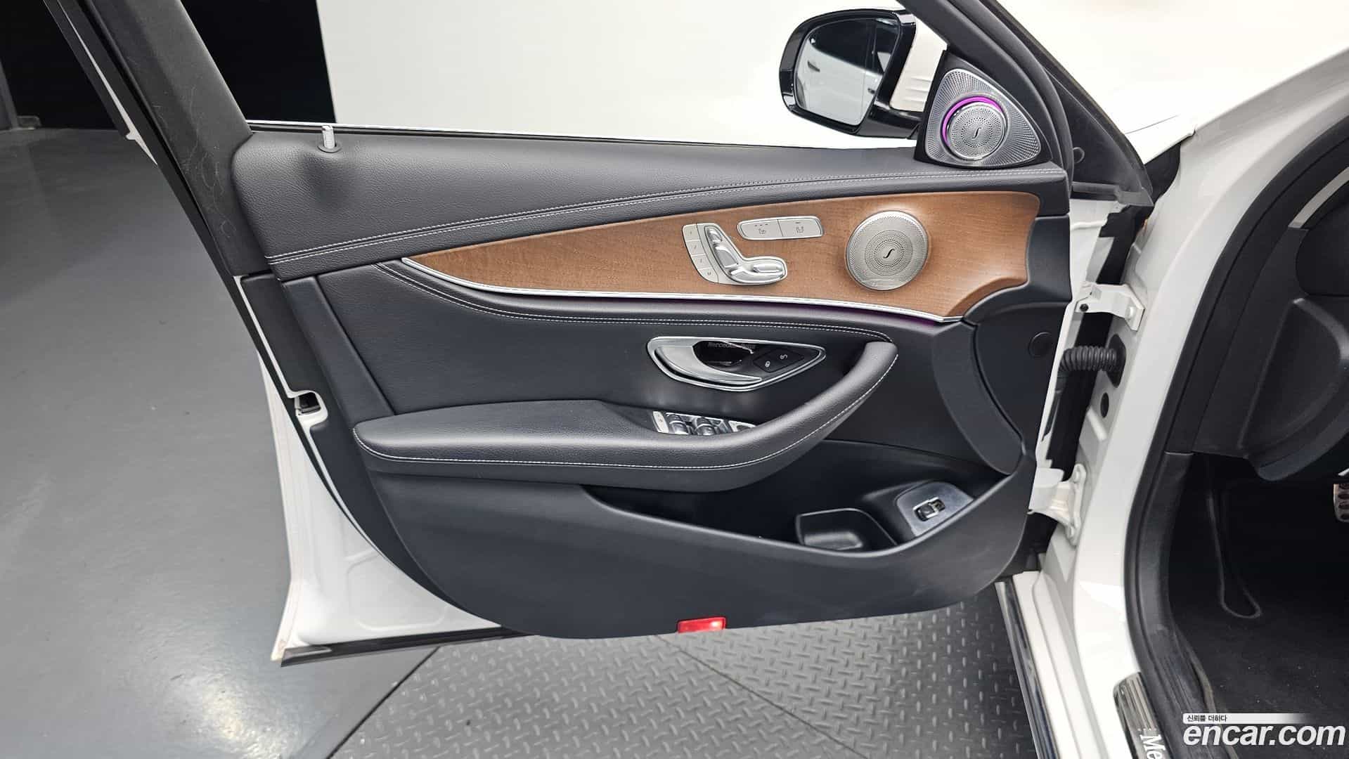 E-Class Mercedes-Benz 2019.4-INNER-034
