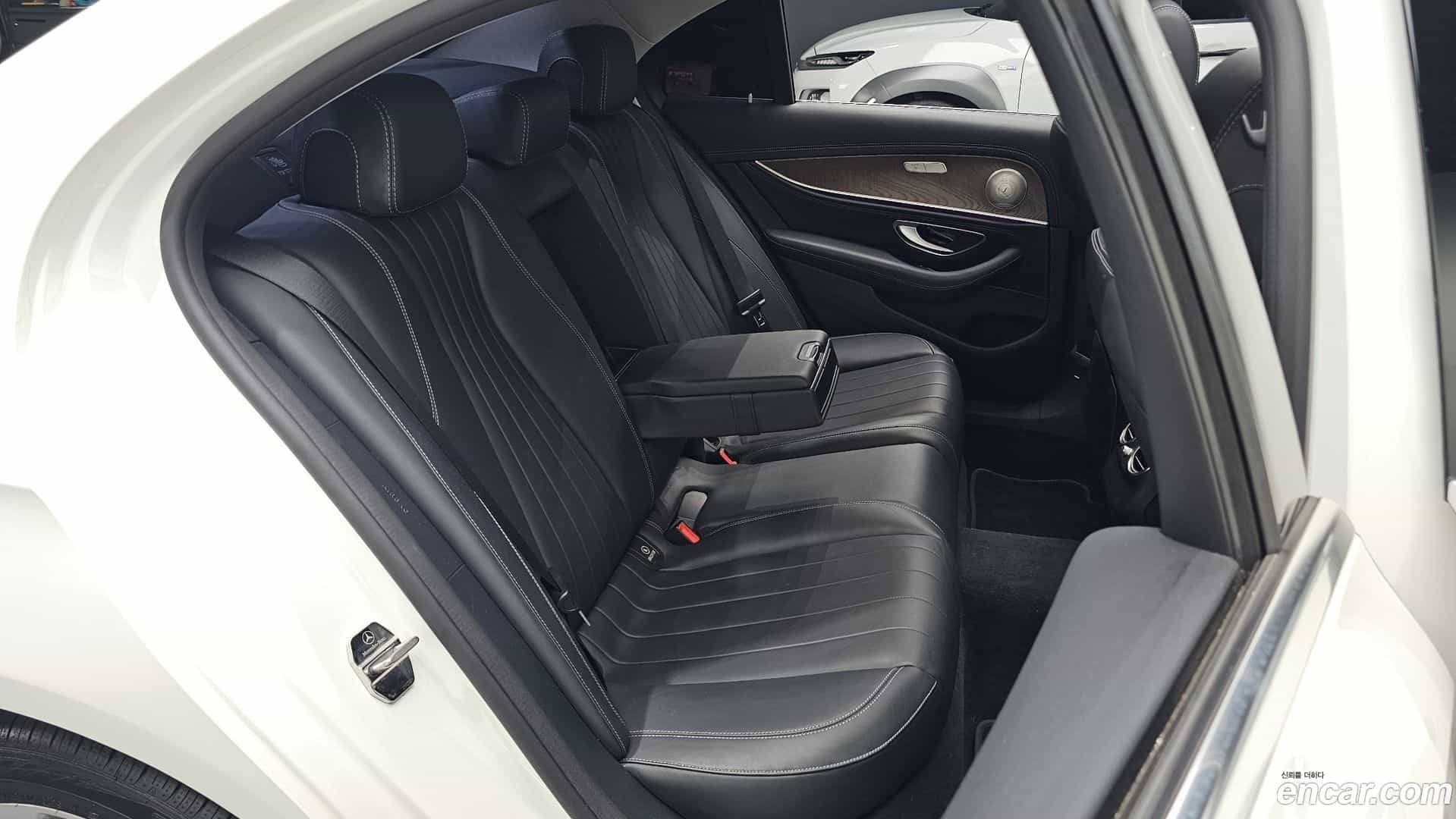 E-Class Mercedes-Benz 2019.4-INNER-036