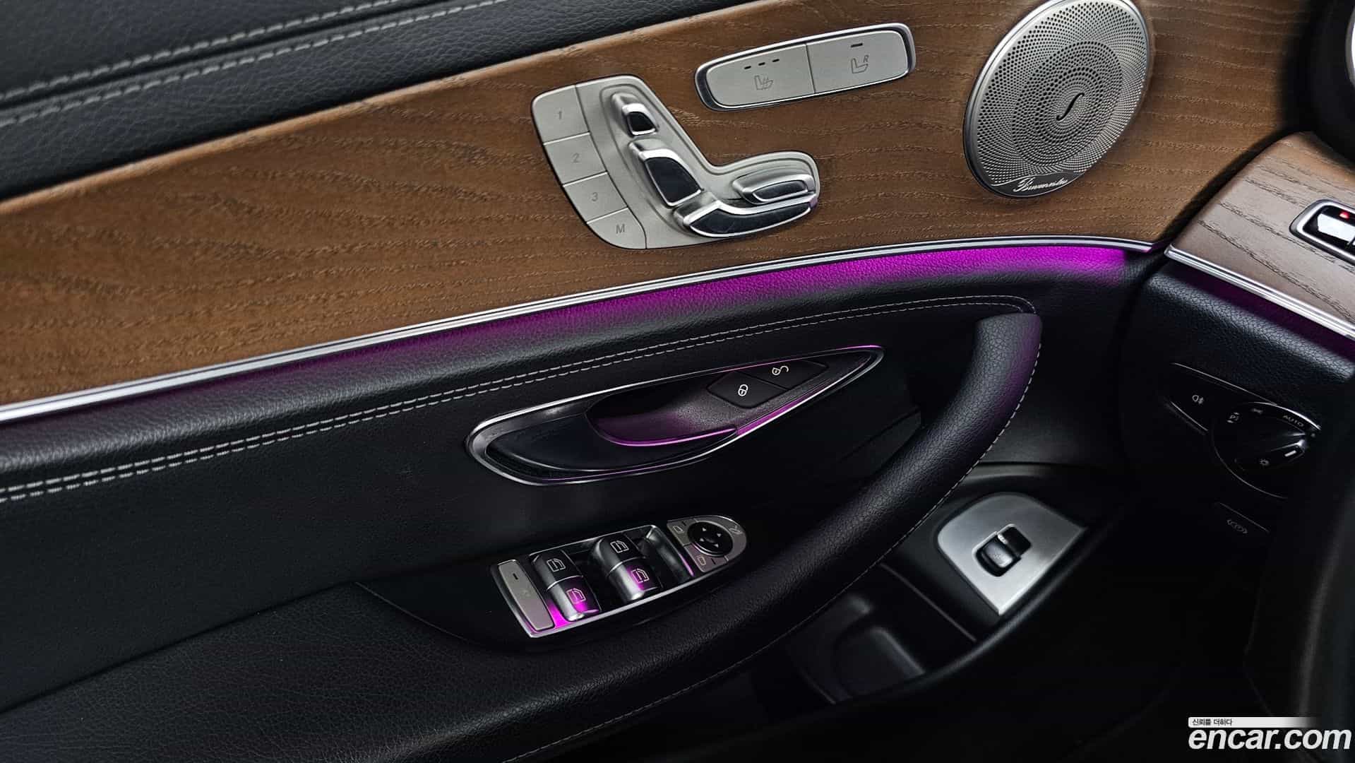 E-Class Mercedes-Benz 2019.4-OPTION-040