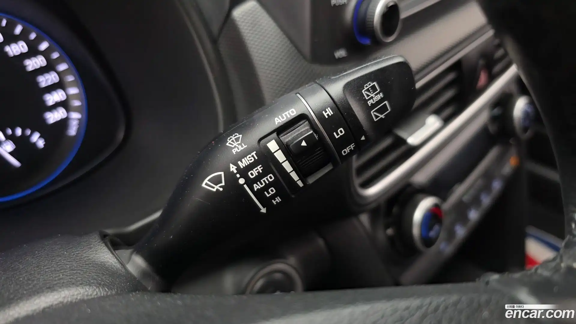 Kona Hyundai 2017.9-OPTION-024