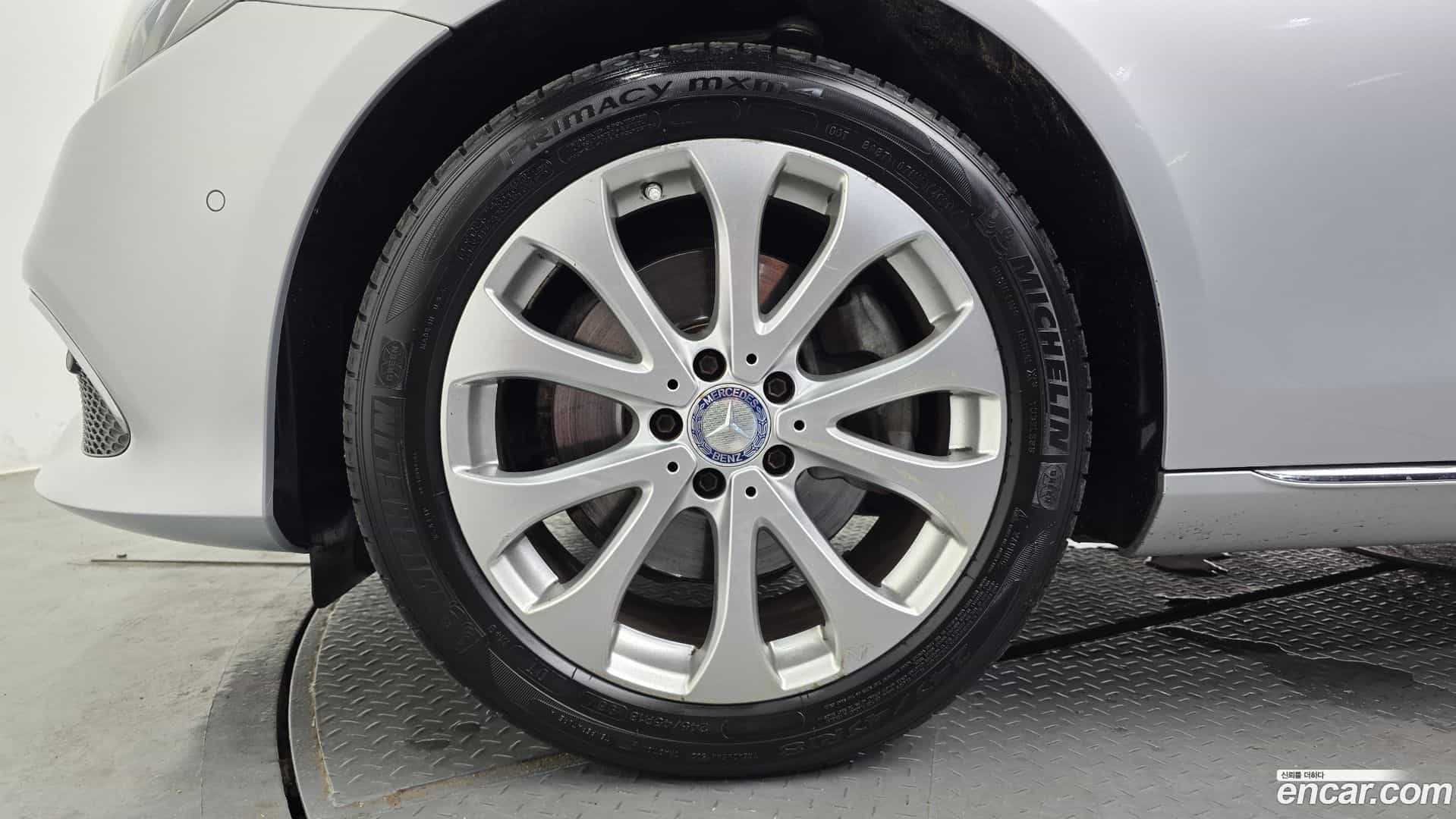 E-Class Mercedes-Benz 2016.8-OUTER-005