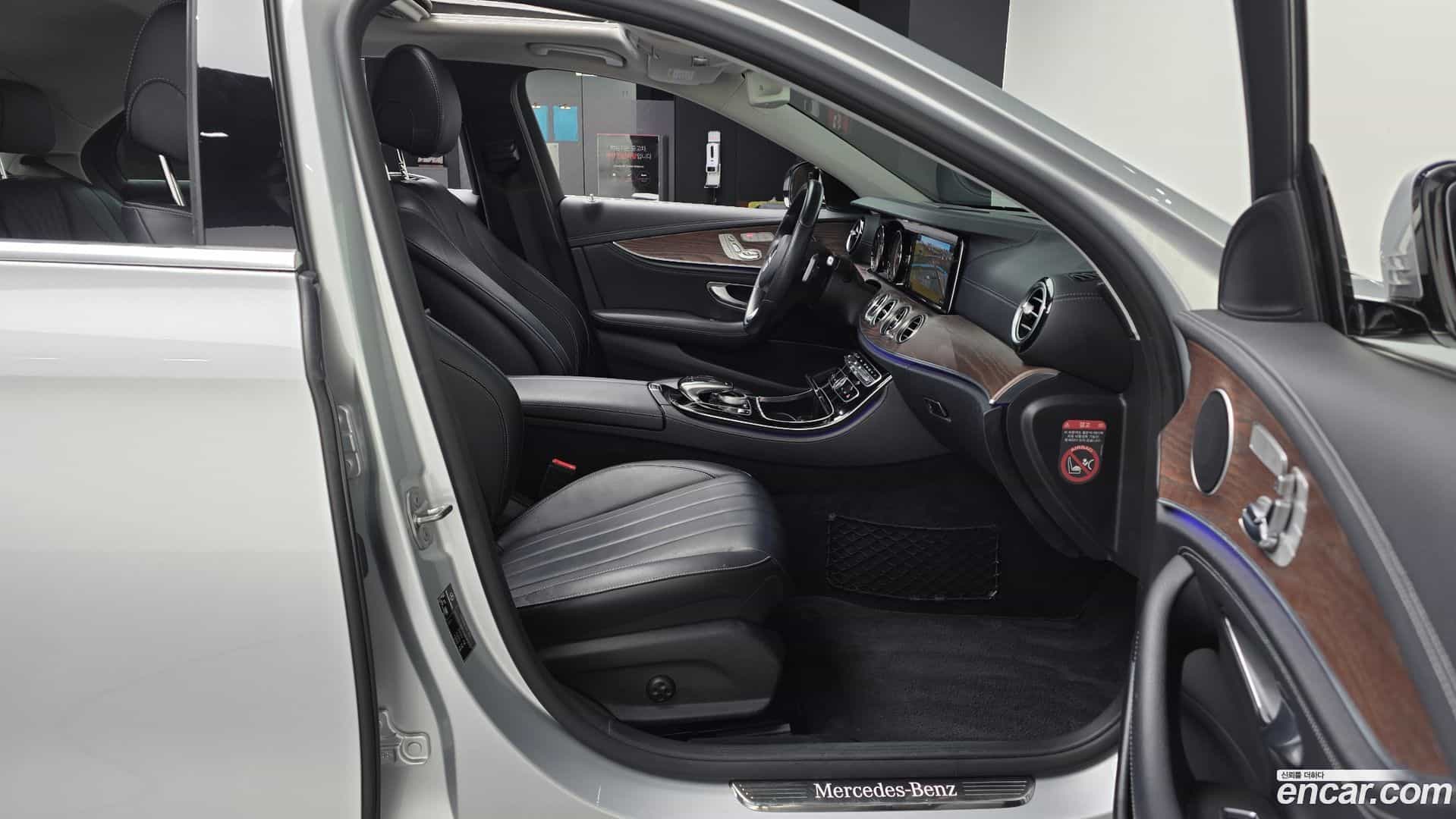 E-Class Mercedes-Benz 2016.8-OPTION-015