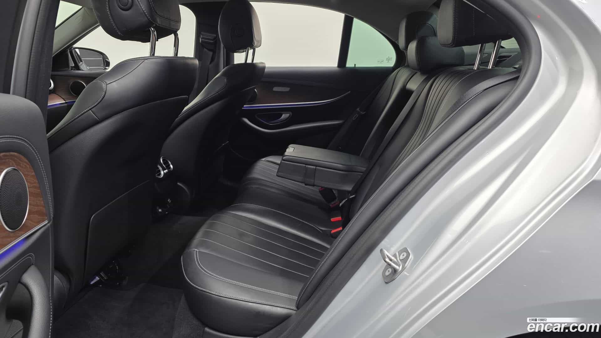 E-Class Mercedes-Benz 2016.8-OPTION-016