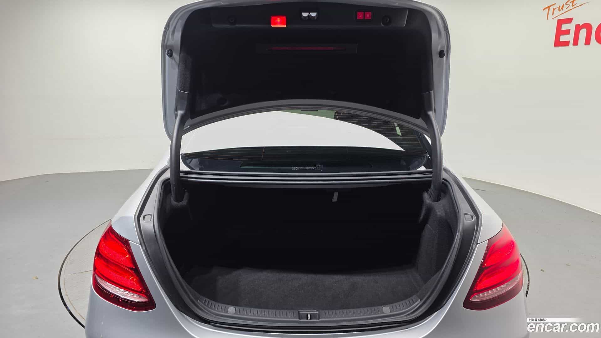 E-Class Mercedes-Benz 2016.8-OPTION-024