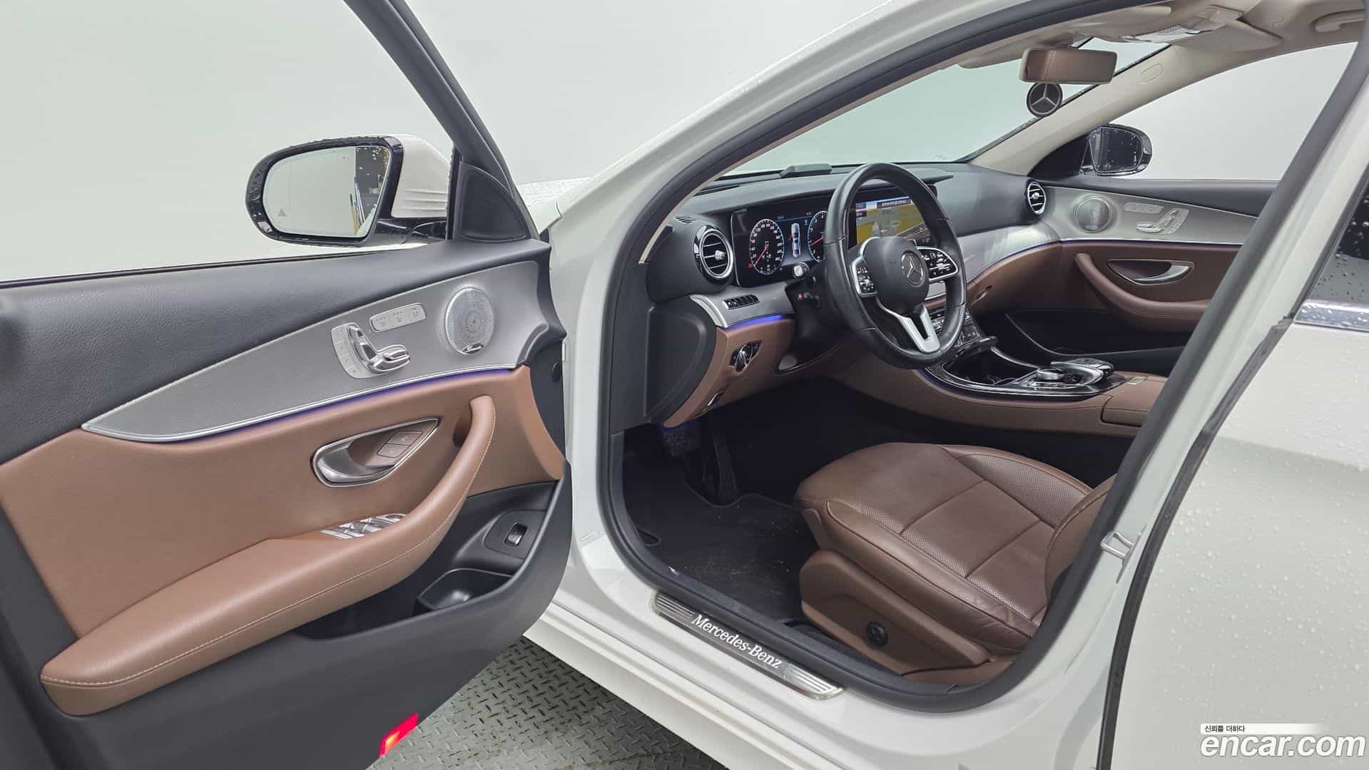 E-Class Mercedes-Benz 2018.8-INNER-010