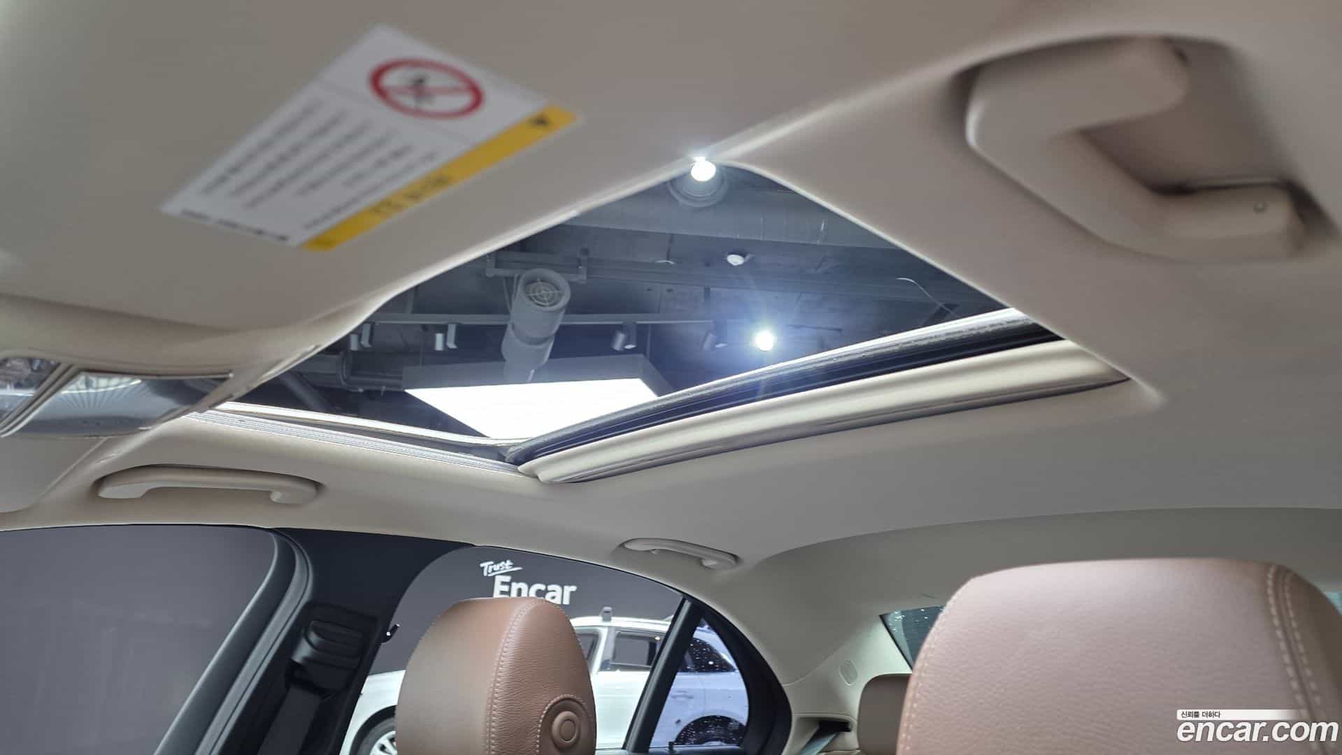 E-Class Mercedes-Benz 2018.8-OPTION-020