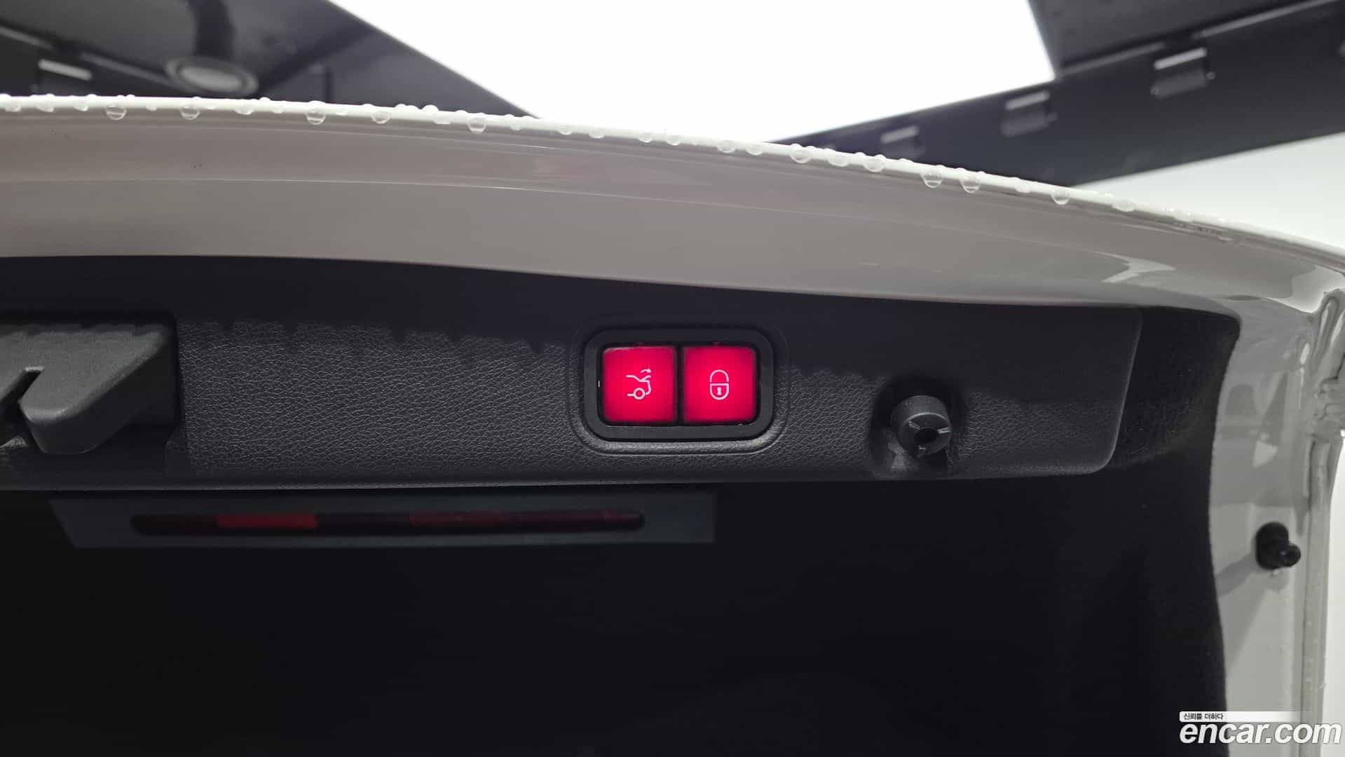 E-Class Mercedes-Benz 2018.8-OPTION-021