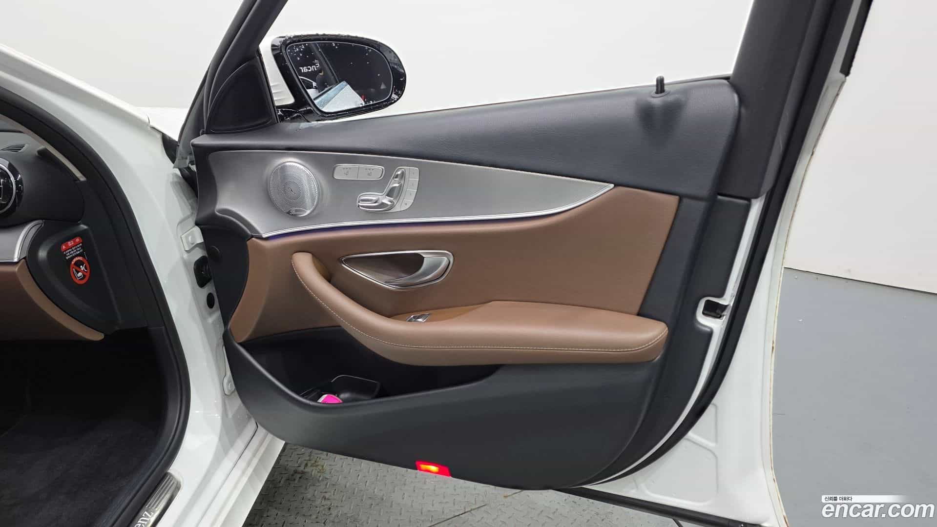 E-Class Mercedes-Benz 2018.8-INNER-034
