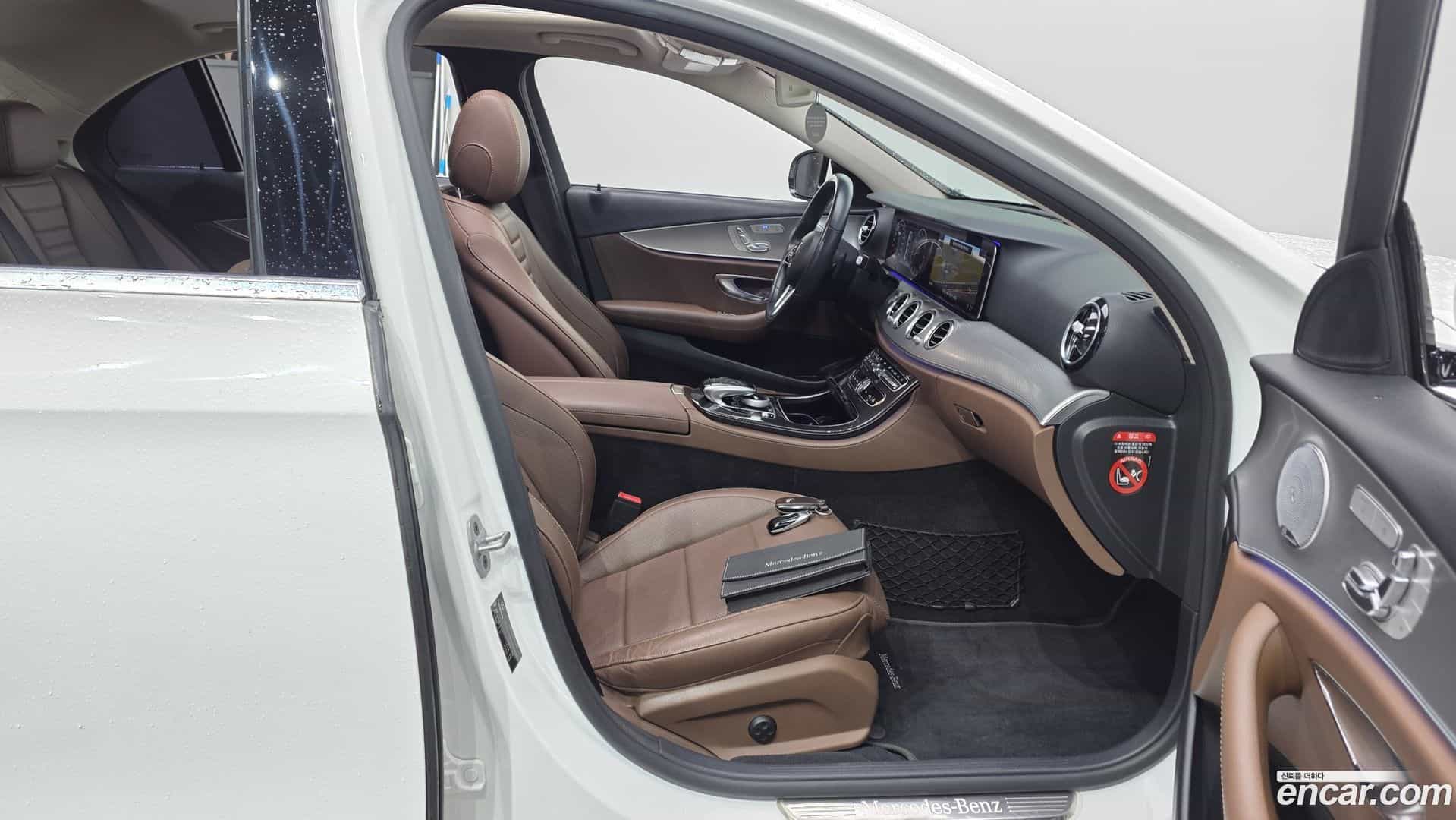 E-Class Mercedes-Benz 2018.8-INNER-036