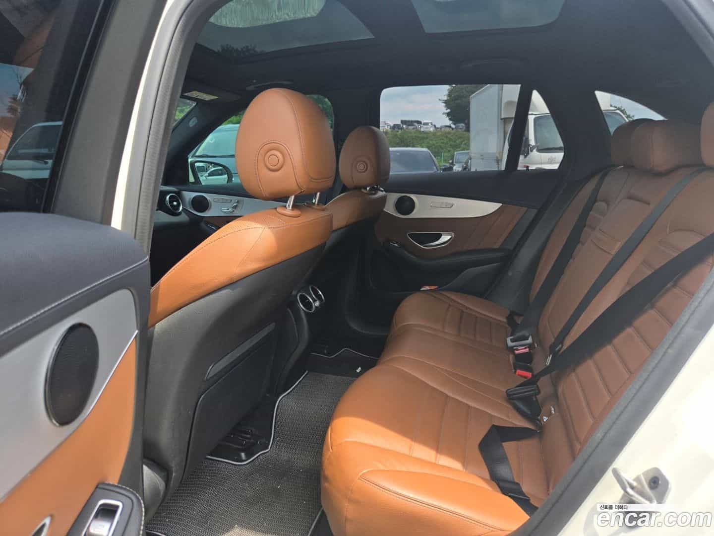 GLC-Class Mercedes-Benz 2022.9-OPTION-018