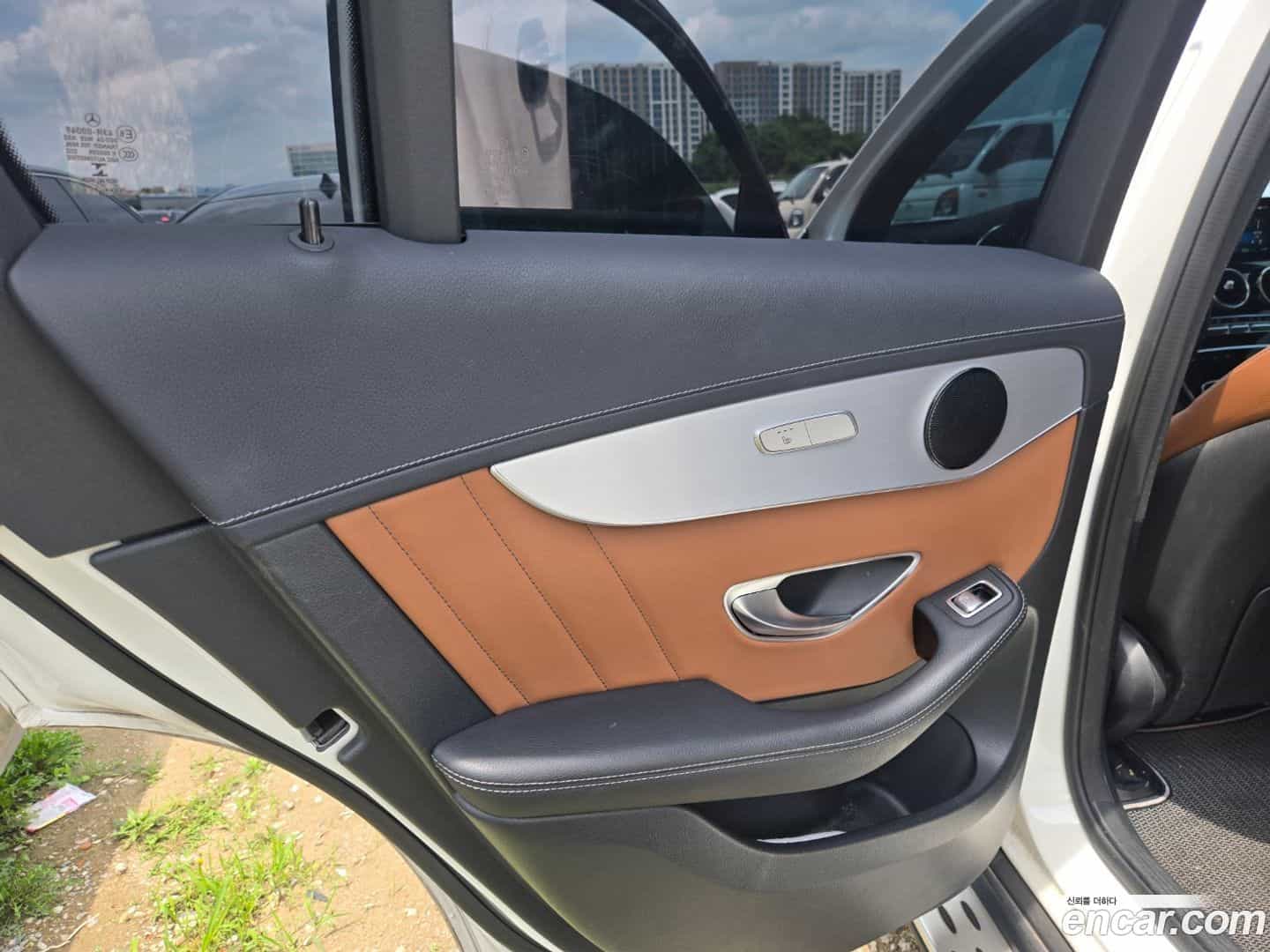 GLC-Class Mercedes-Benz 2022.9-OPTION-020