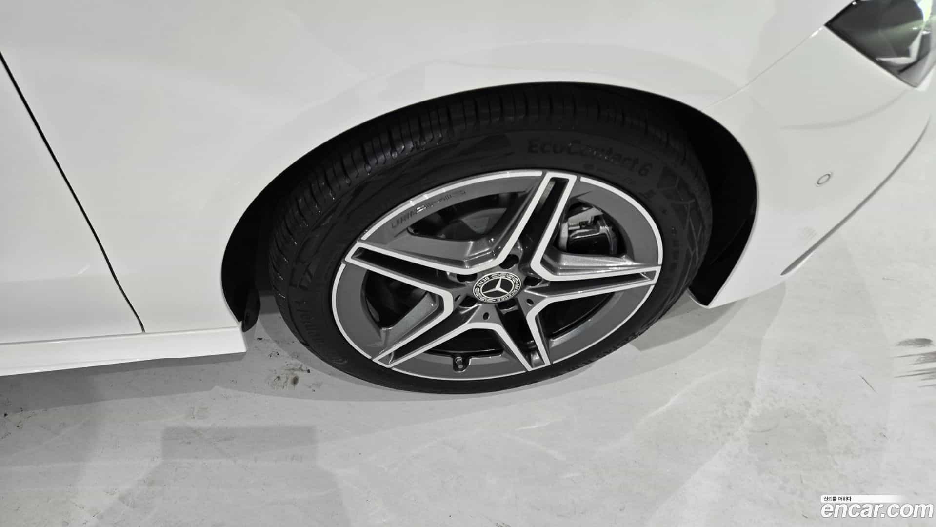 CLA-Class Mercedes-Benz 2025.9-OUTER-005