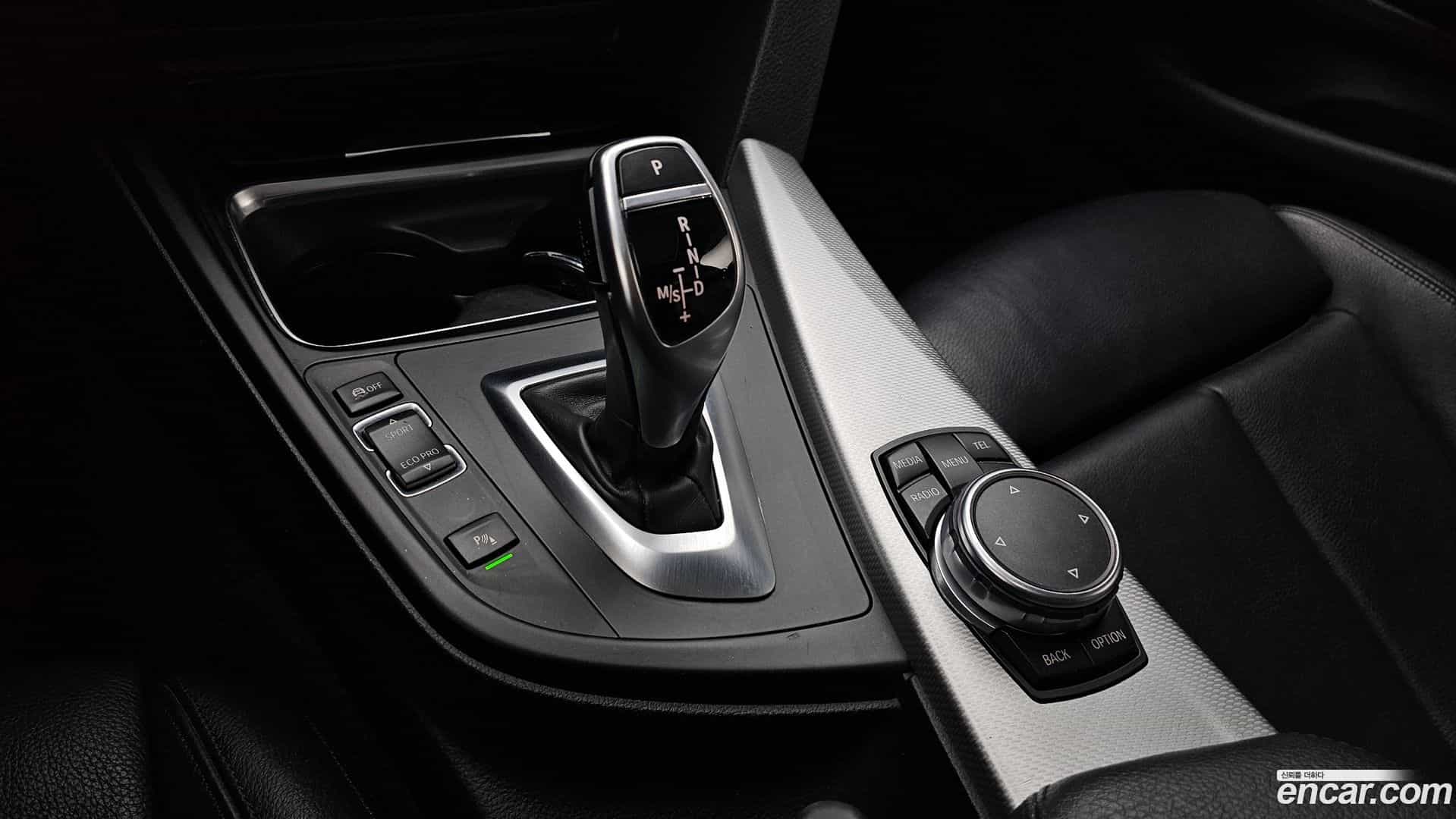 4-Series BMW 2015.10-INNER-009