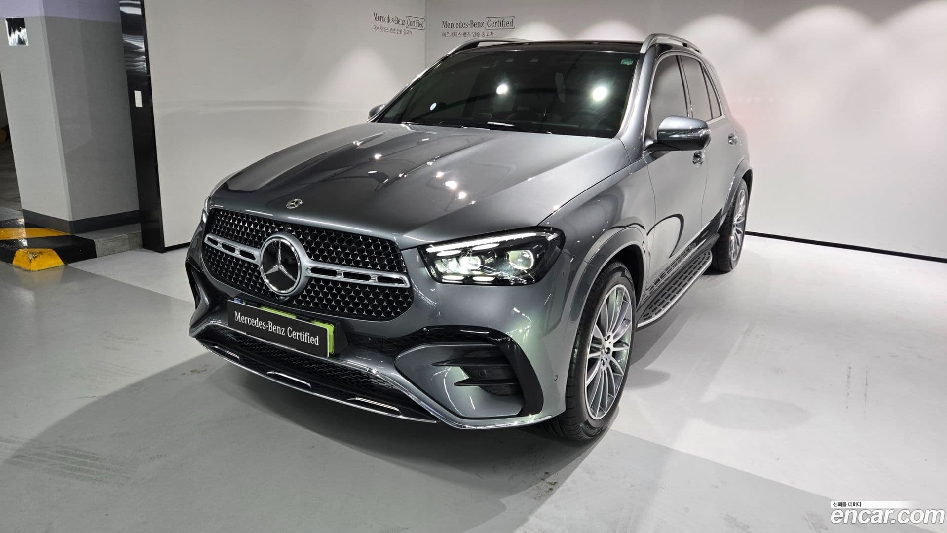 Main__Slider__Photo:GLE-Class Mercedes-Benz 2025.5-0